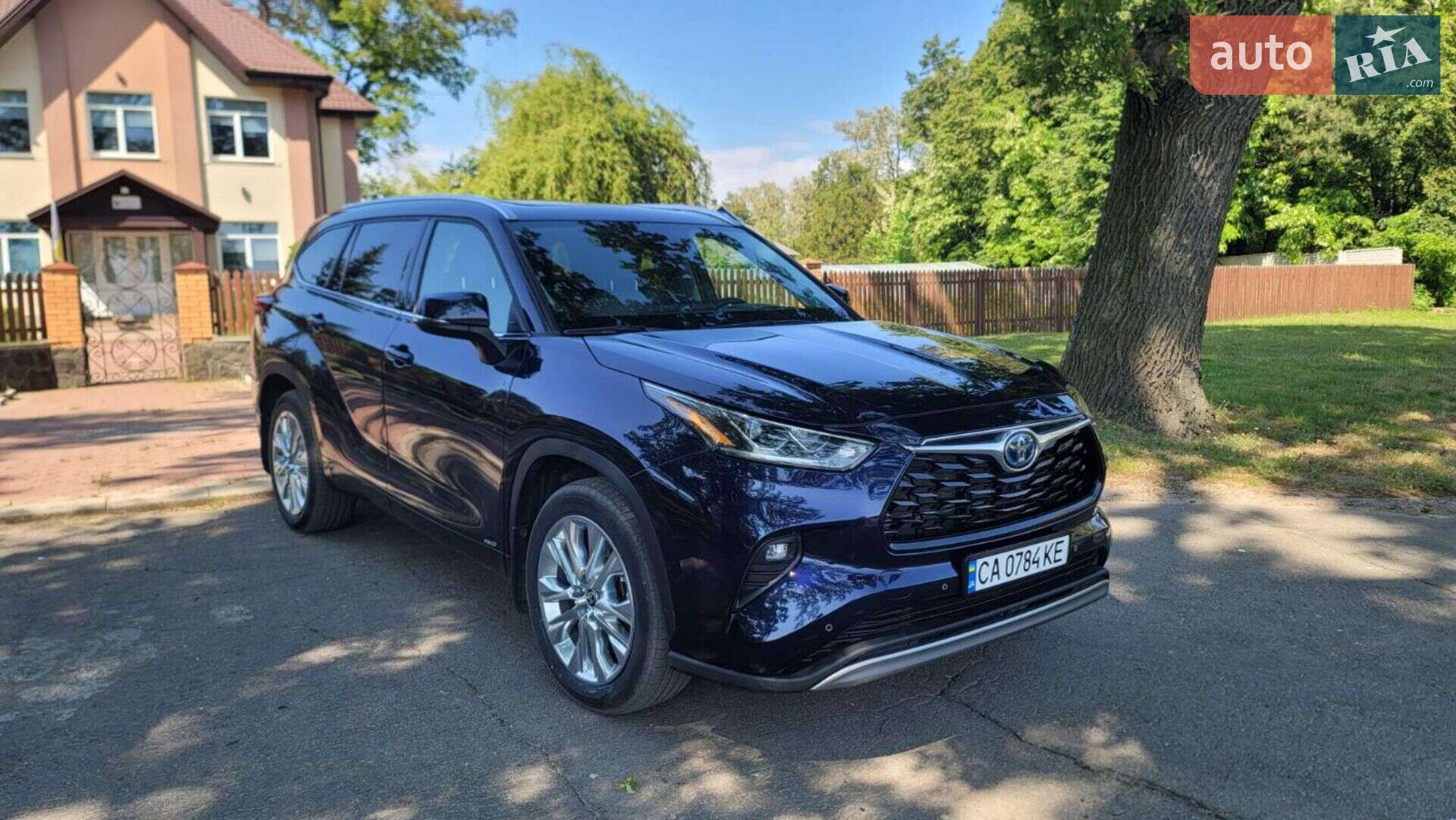 Toyota Highlander 2022 VIN 5TDXBRCH5NS555187 фото оголошення 6 з 53