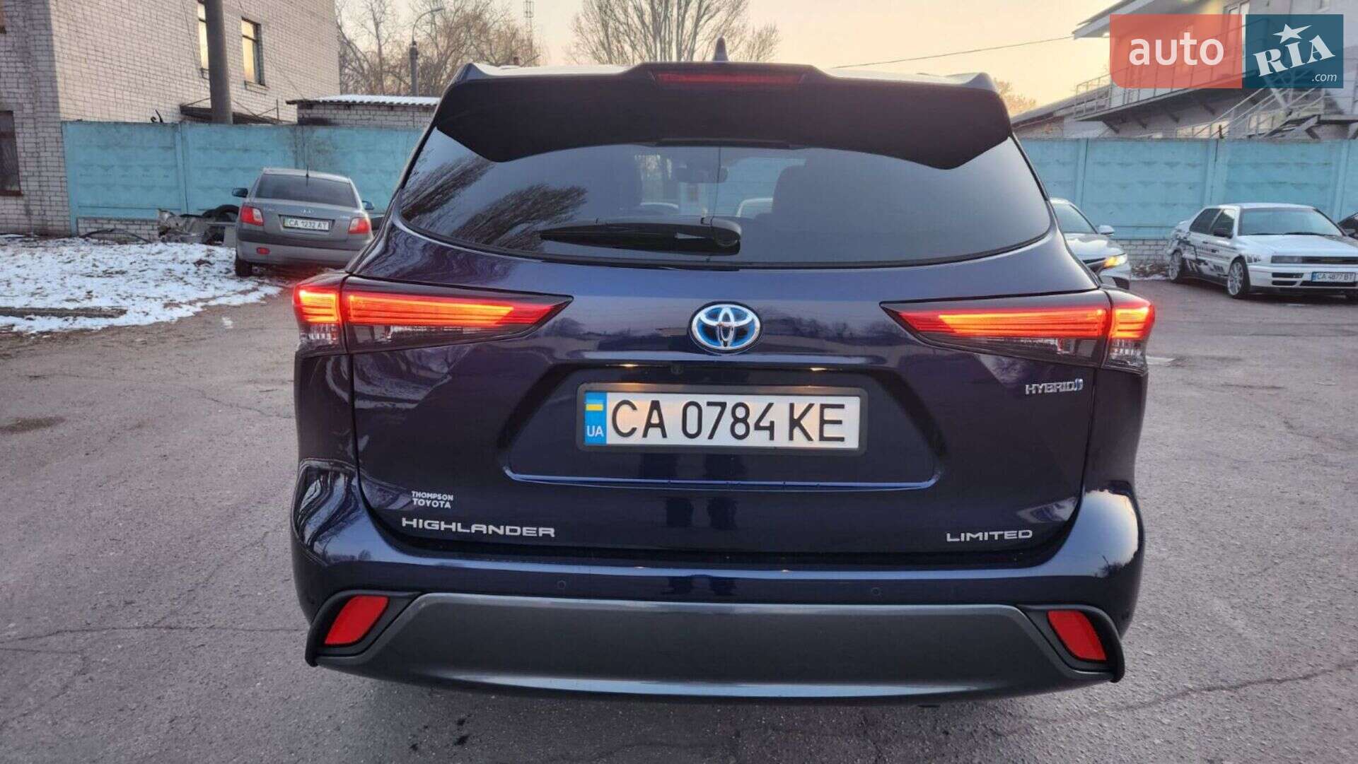 Toyota Highlander 2022 VIN 5TDXBRCH5NS555187 фото оголошення 10 з 53