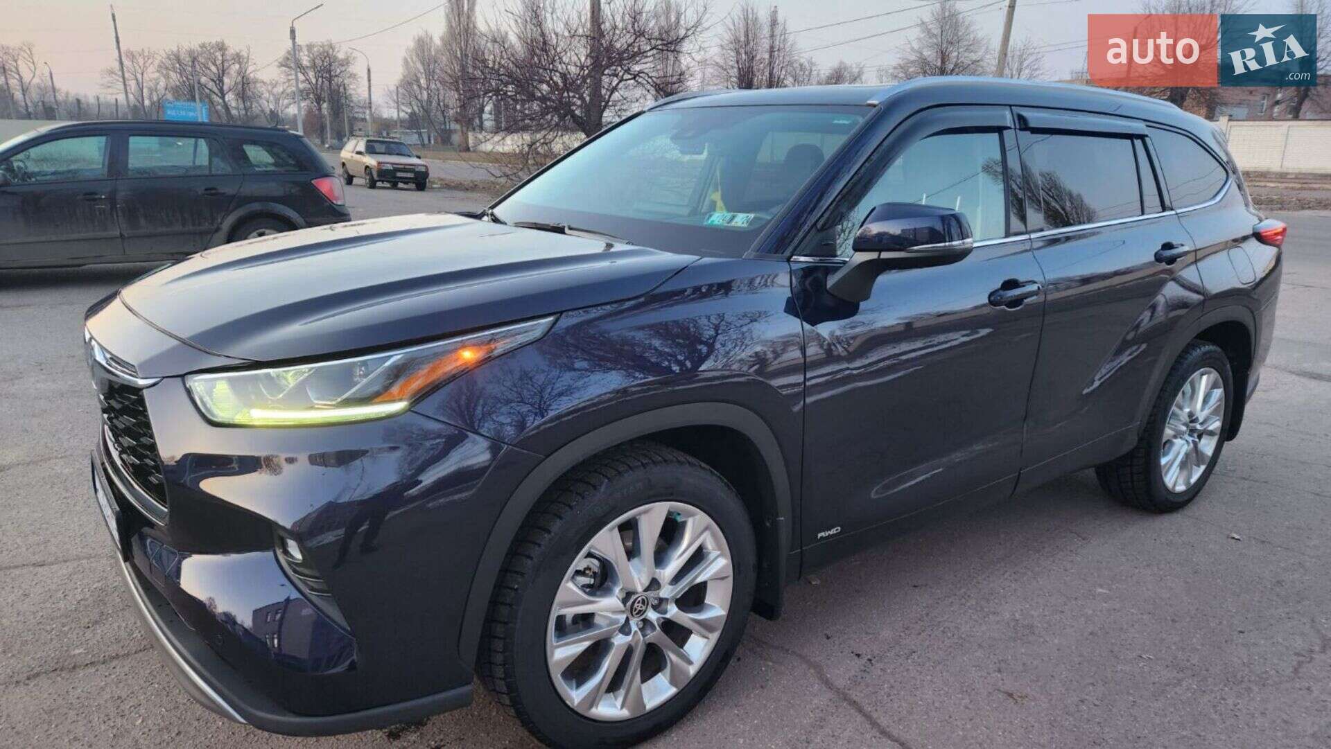 Toyota Highlander 2022 VIN 5TDXBRCH5NS555187 фото оголошення 11 з 53
