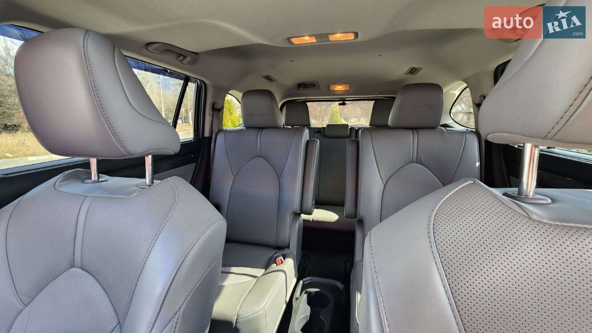 Toyota Highlander 2022 VIN 5TDXBRCH5NS555187 фото оголошення 28 з 53
