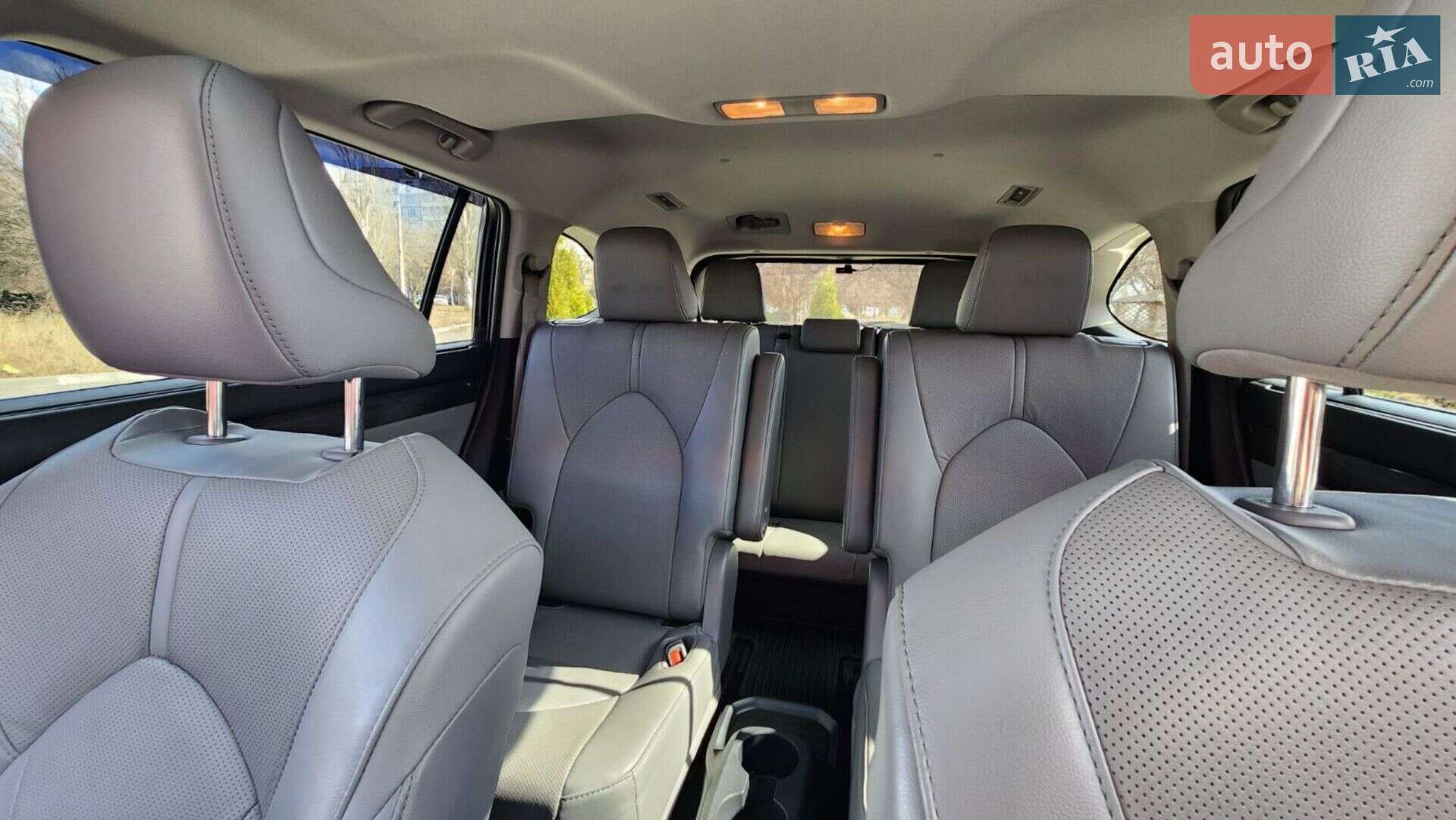 Toyota Highlander 2022 VIN 5TDXBRCH5NS555187 фото оголошення 26 з 53