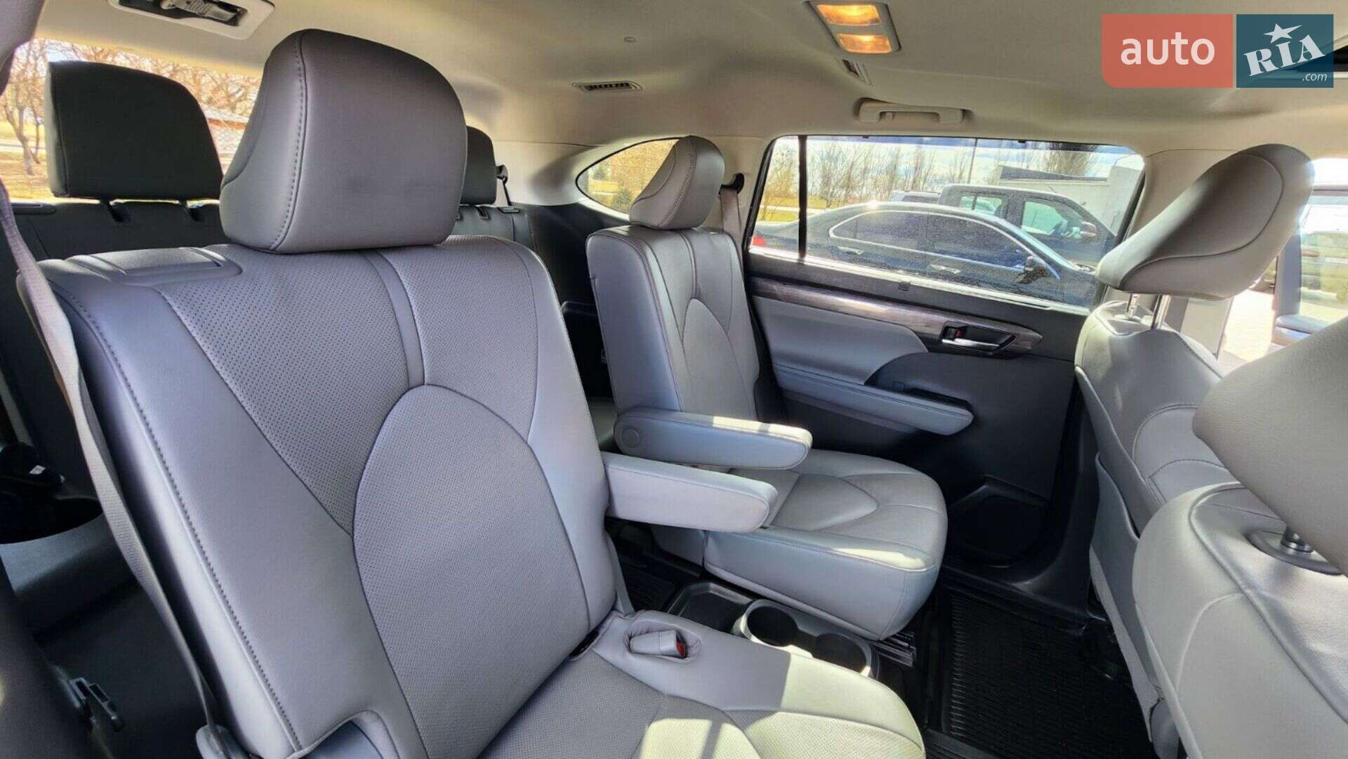 Toyota Highlander 2022 VIN 5TDXBRCH5NS555187 фото оголошення 33 з 53