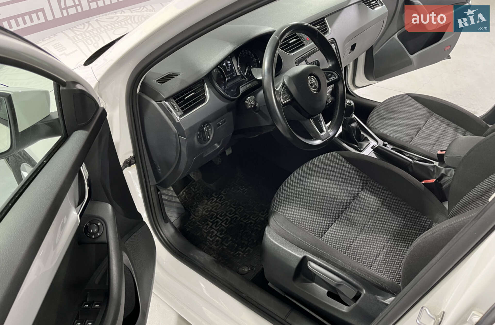 Skoda Octavia 2016 VIN TMBJG9NE5G0229860 фото оголошення 4 з 16