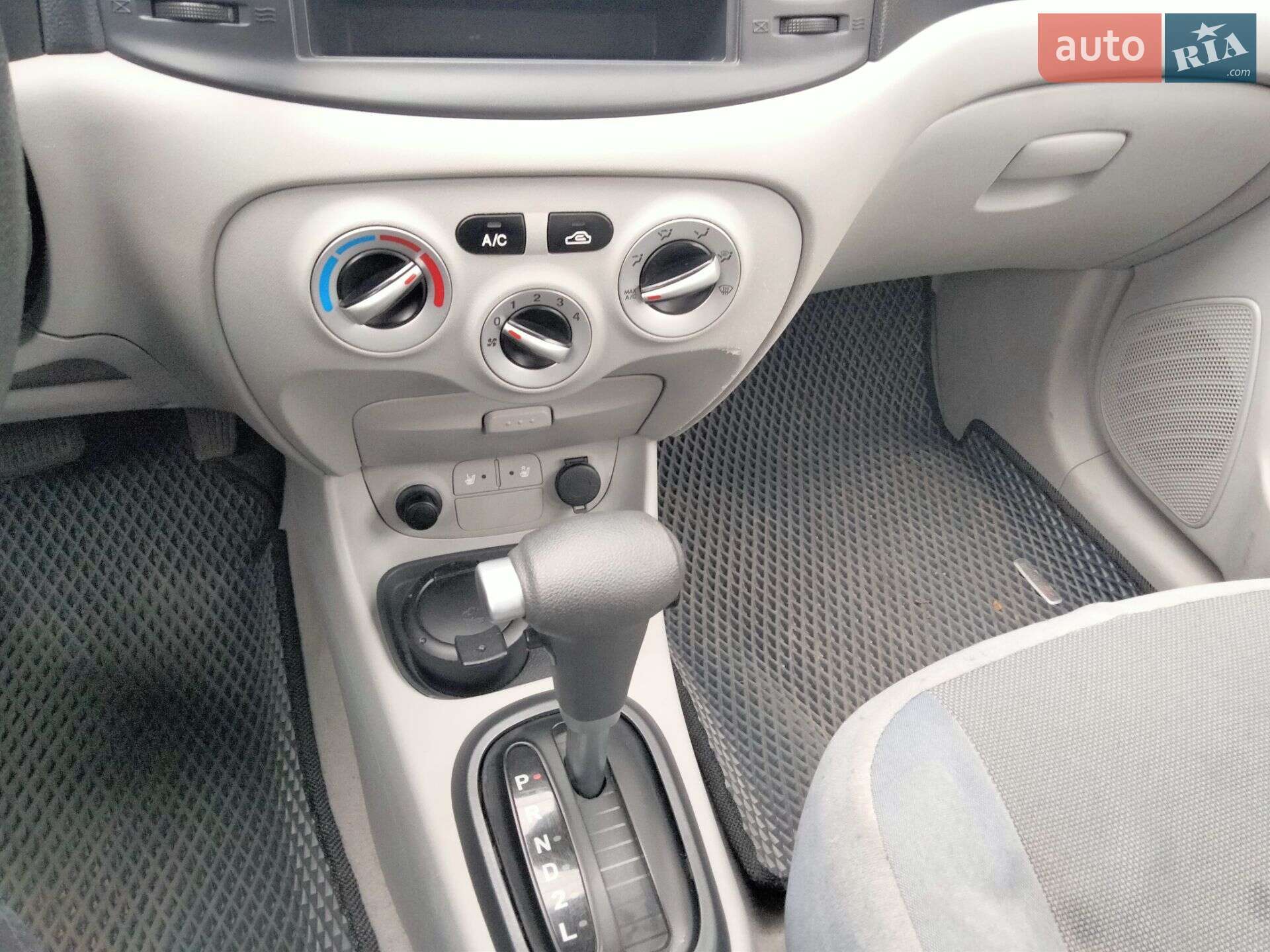 Hyundai Accent 2008 VIN Y6LCM41AP9L006835 фото оголошення 2 з 9