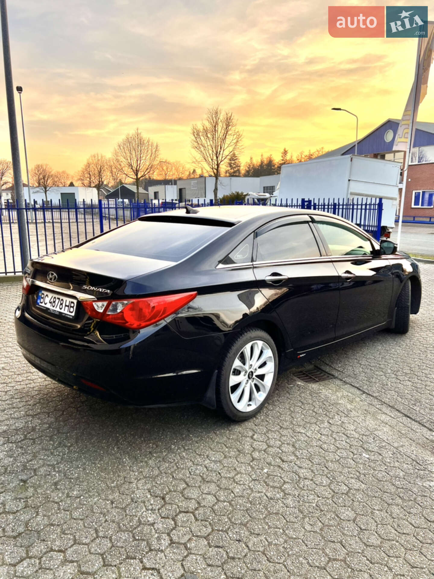Hyundai Sonata 2012 VIN KMHEC41CBCA476817 фото оголошення 4 з 44