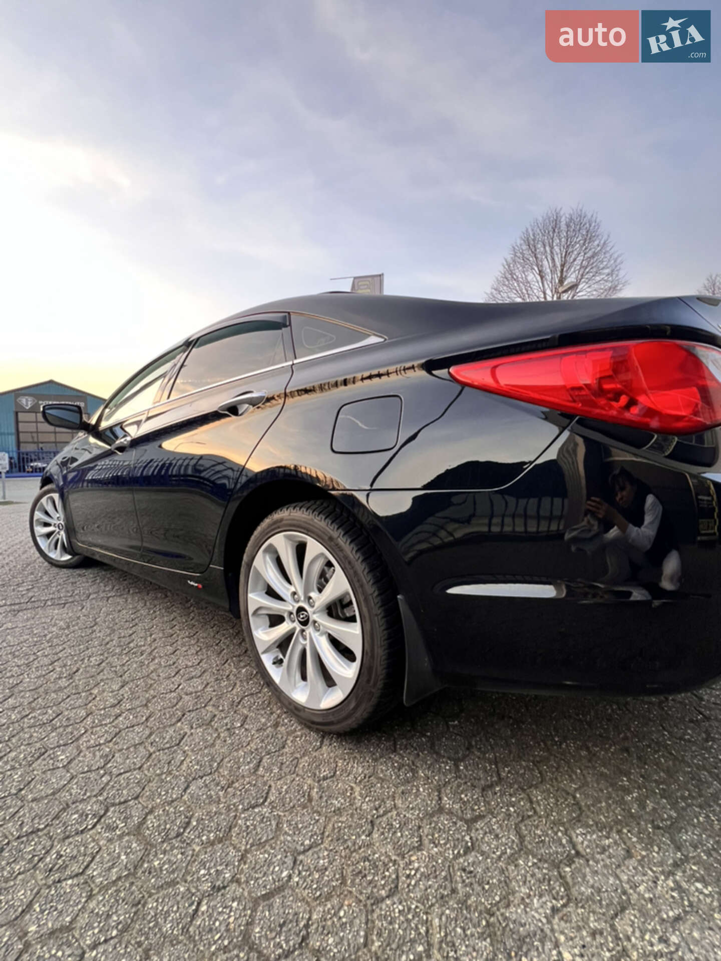 Hyundai Sonata 2012 VIN KMHEC41CBCA476817 фото оголошення 7 з 44
