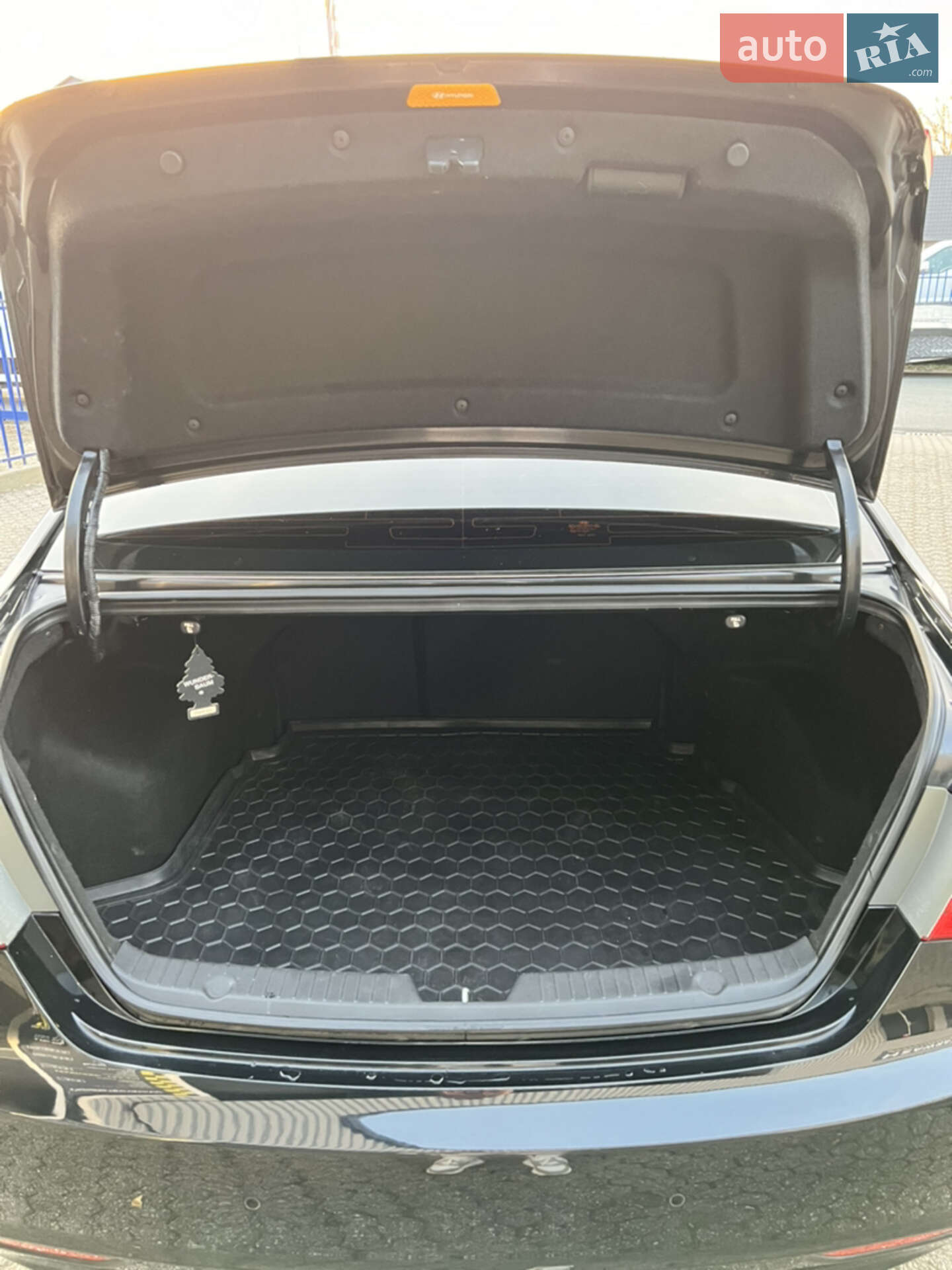 Hyundai Sonata 2012 VIN KMHEC41CBCA476817 фото оголошення 16 з 44