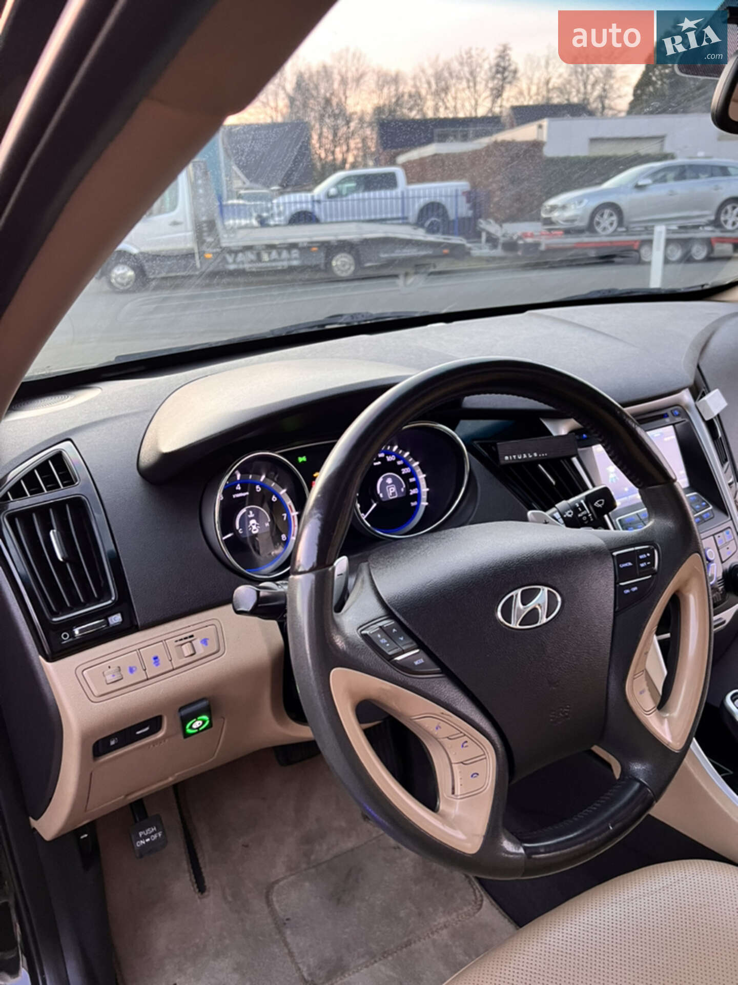 Hyundai Sonata 2012 VIN KMHEC41CBCA476817 фото оголошення 25 з 44