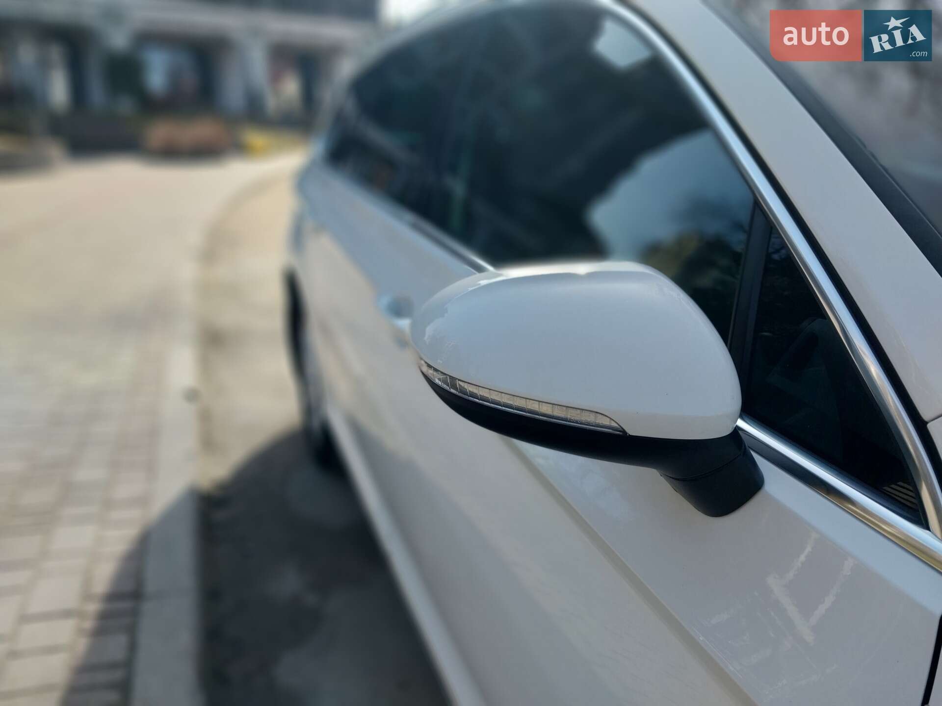 Volkswagen Passat 2018 VIN WVWZZZ3CZKE026227 фото оголошення 12 з 40