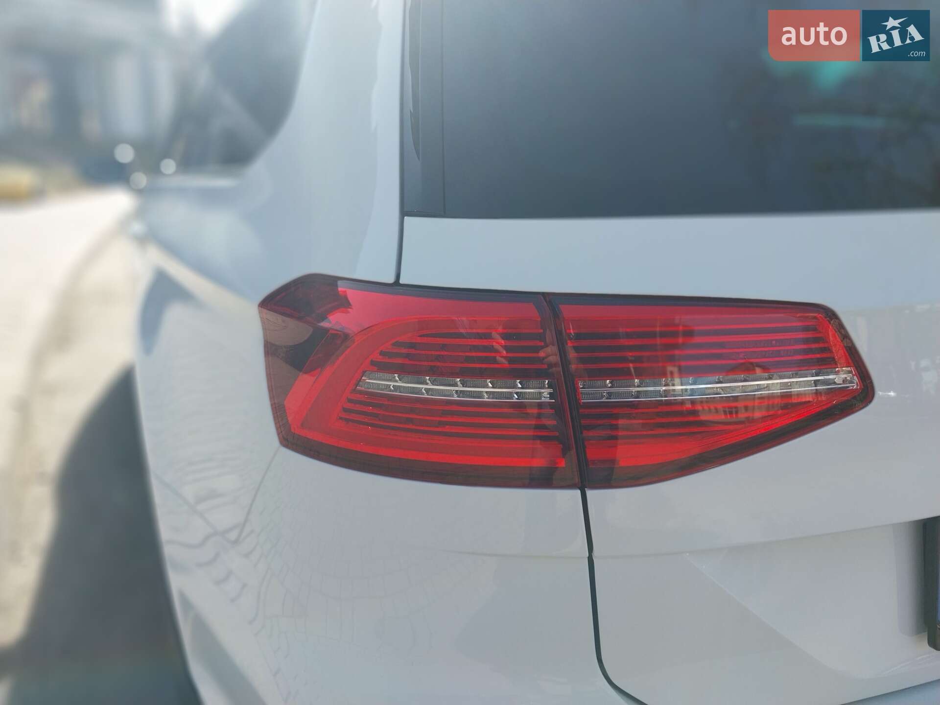 Volkswagen Passat 2018 VIN WVWZZZ3CZKE026227 фото оголошення 26 з 40