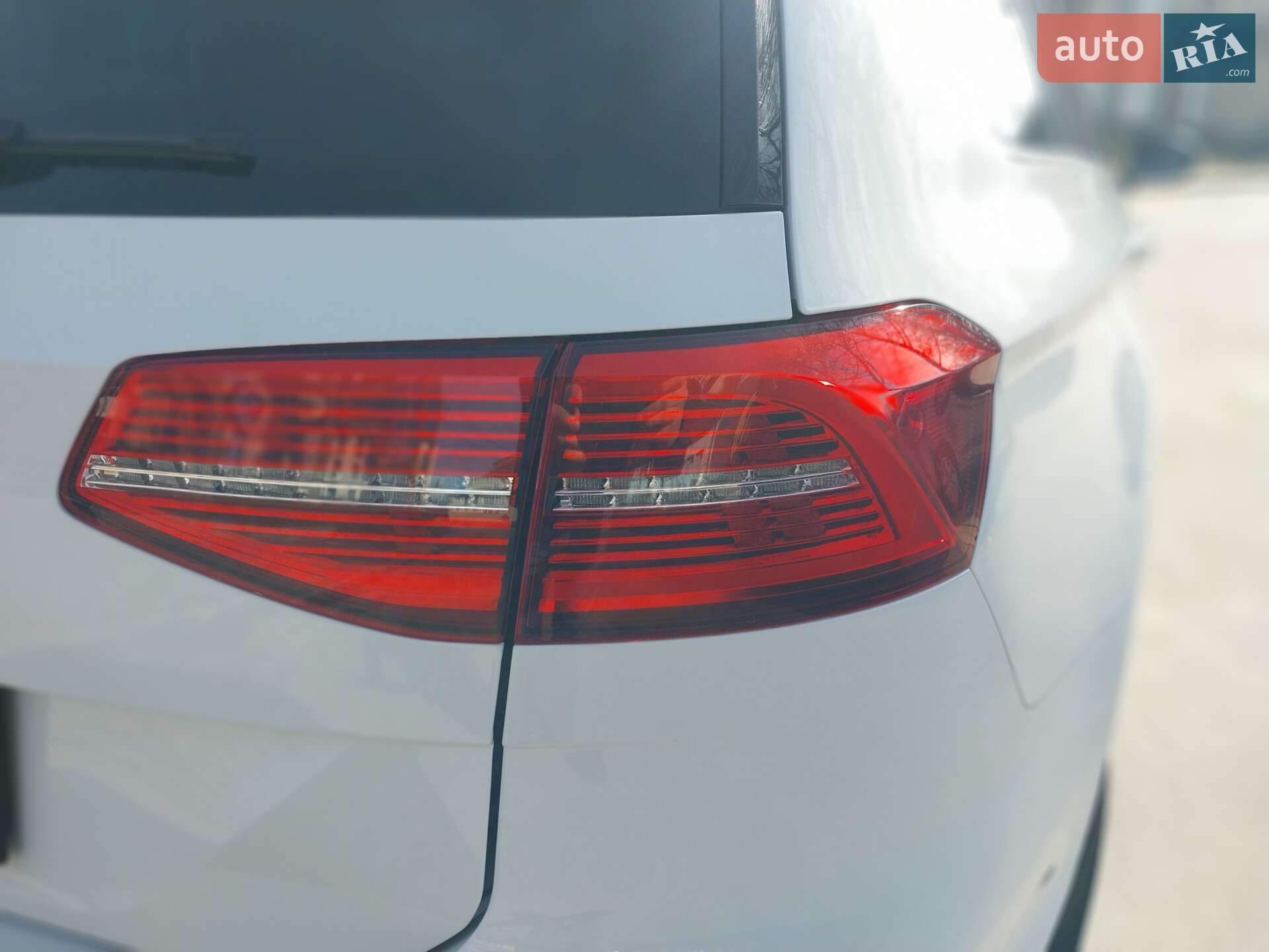 Volkswagen Passat 2018 VIN WVWZZZ3CZKE026227 фото оголошення 27 з 40