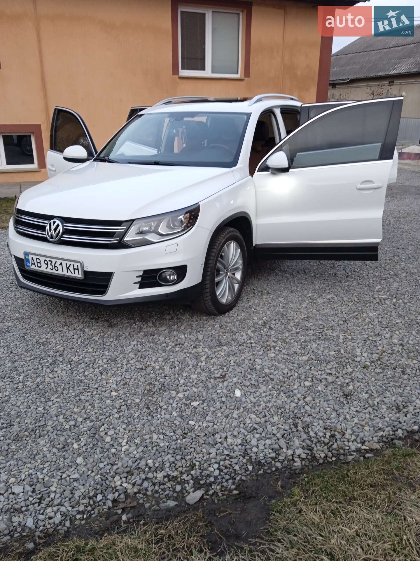 Volkswagen Tiguan 2014 VIN WVGZZZ5NZEW575541 фото оголошення 3 з 36