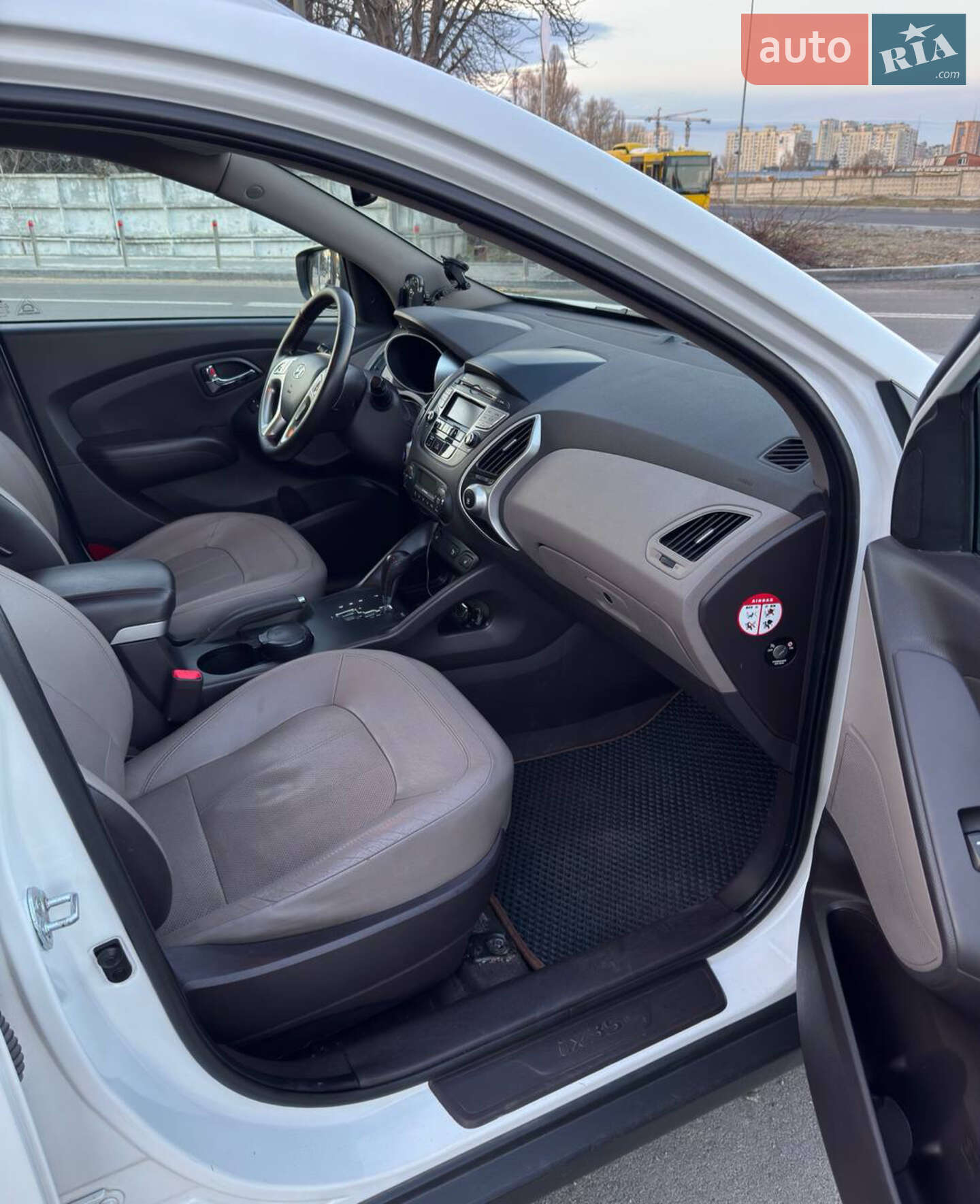 Hyundai ix35 2012 VIN TMAJU81BDCJ314516 фото оголошення 18 з 24