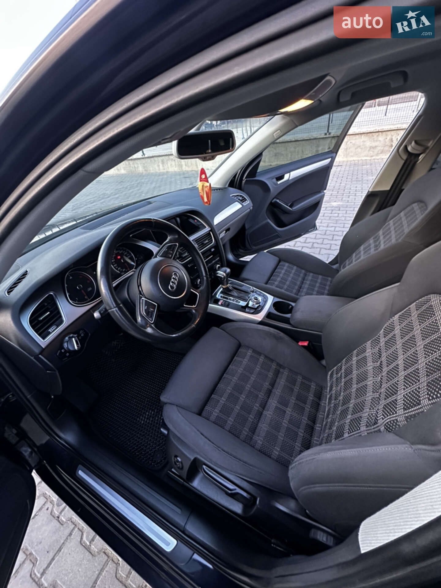 Audi A4 2014 VIN WAUZZZ8K8EA154994 фото оголошення 4 з 12