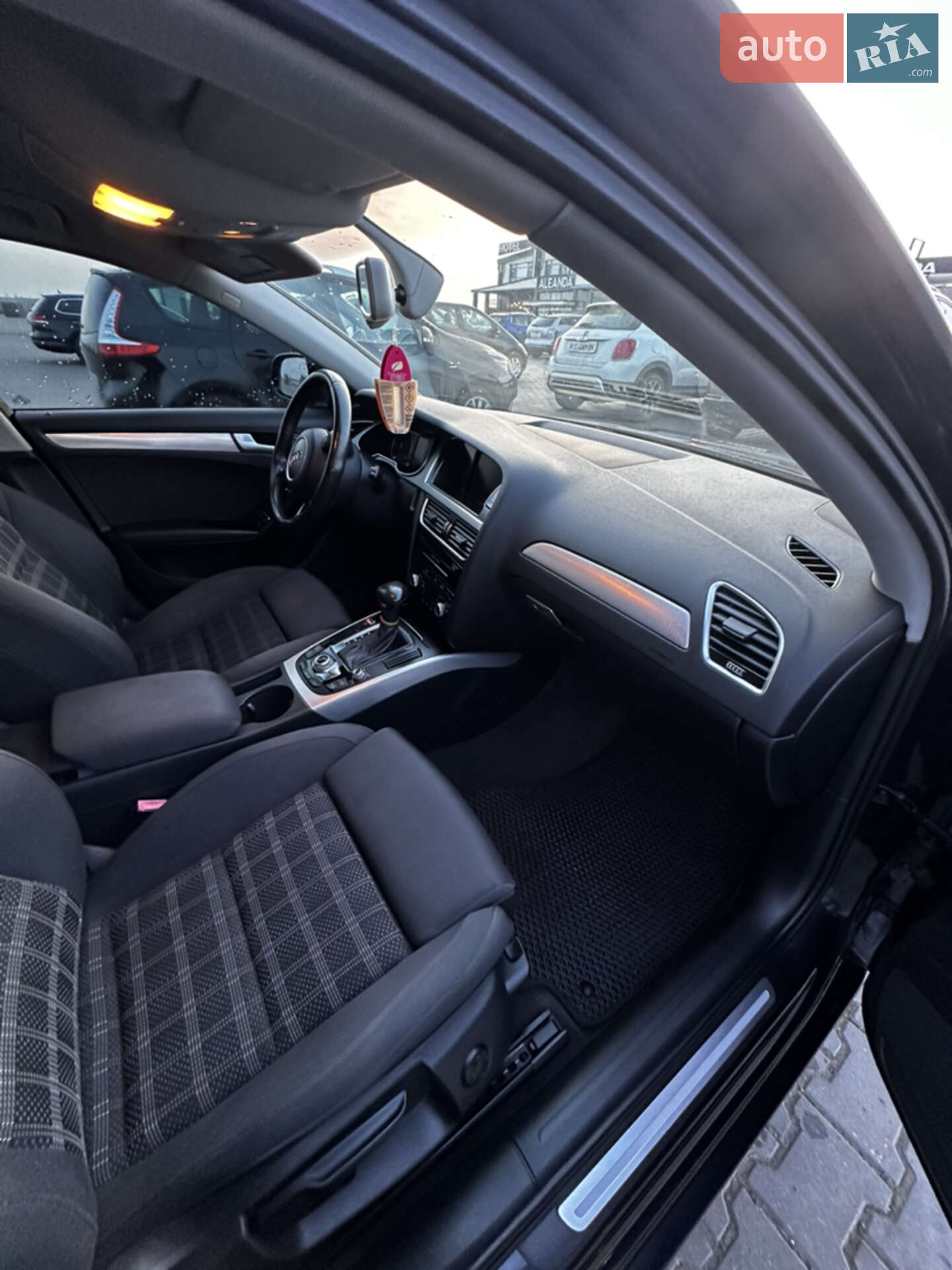 Audi A4 2014 VIN WAUZZZ8K8EA154994 фото оголошення 2 з 12