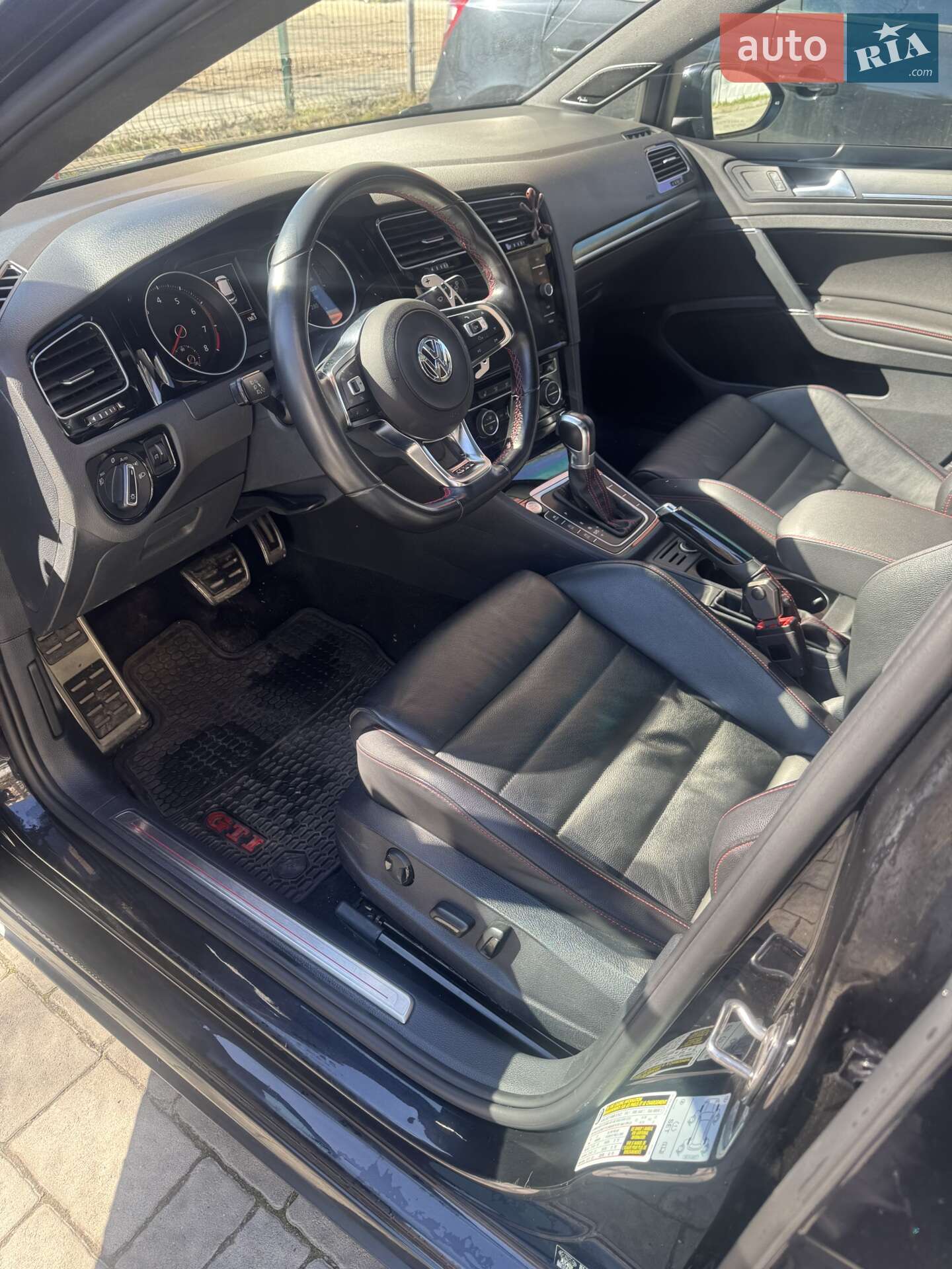 Volkswagen Golf GTI 2018 VIN 3VW447AU4JM295454 фото оголошення 27 з 35