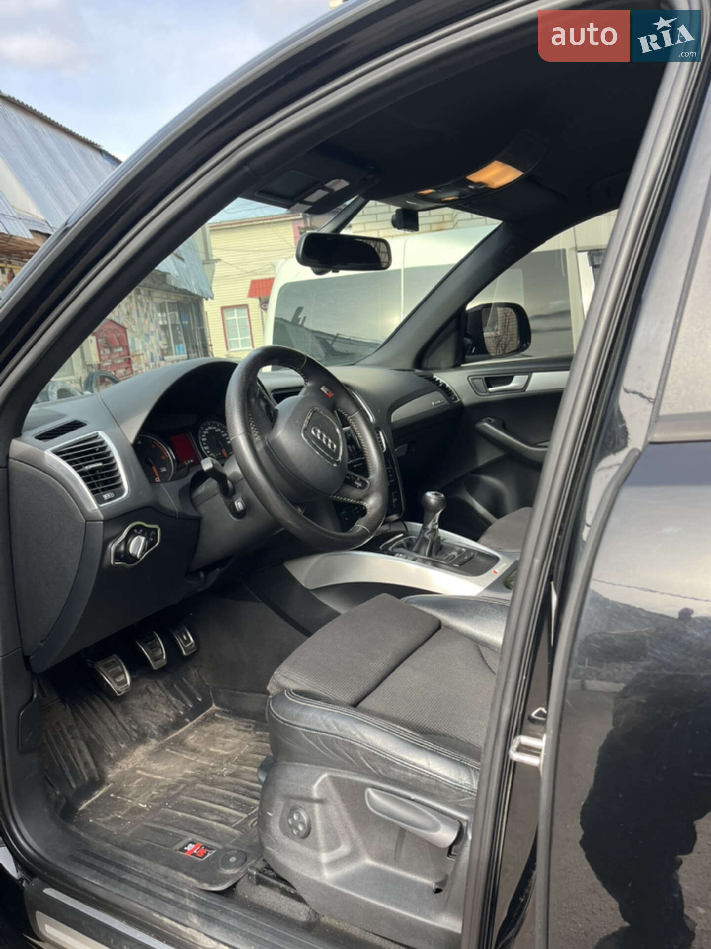 Audi Q5 2011 VIN WAUZZZ8R6CA003579 фото оголошення 17 з 32