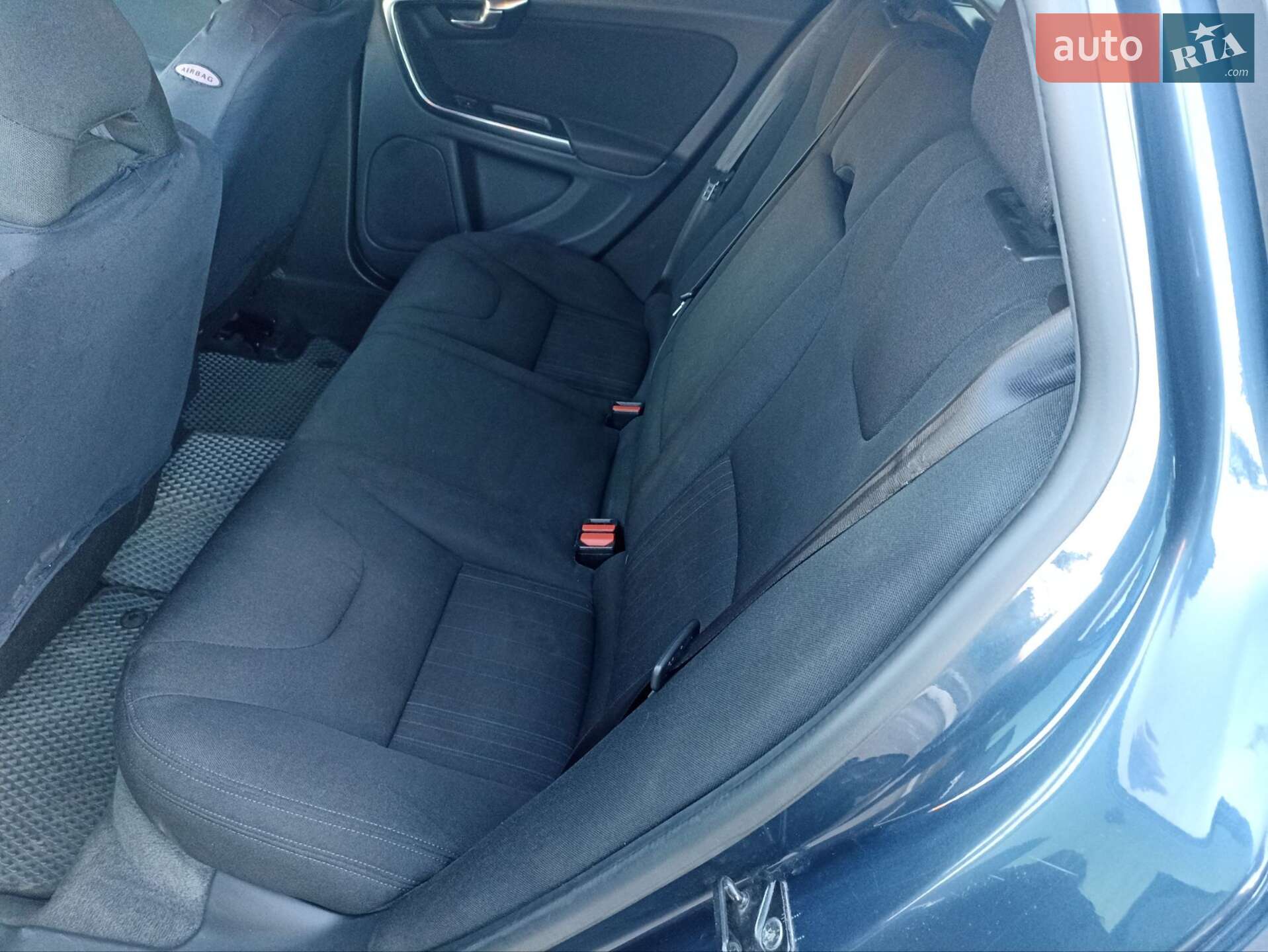 Volvo V60 2012 VIN YV1FW88A1C1058997 фото оголошення 2 з 9