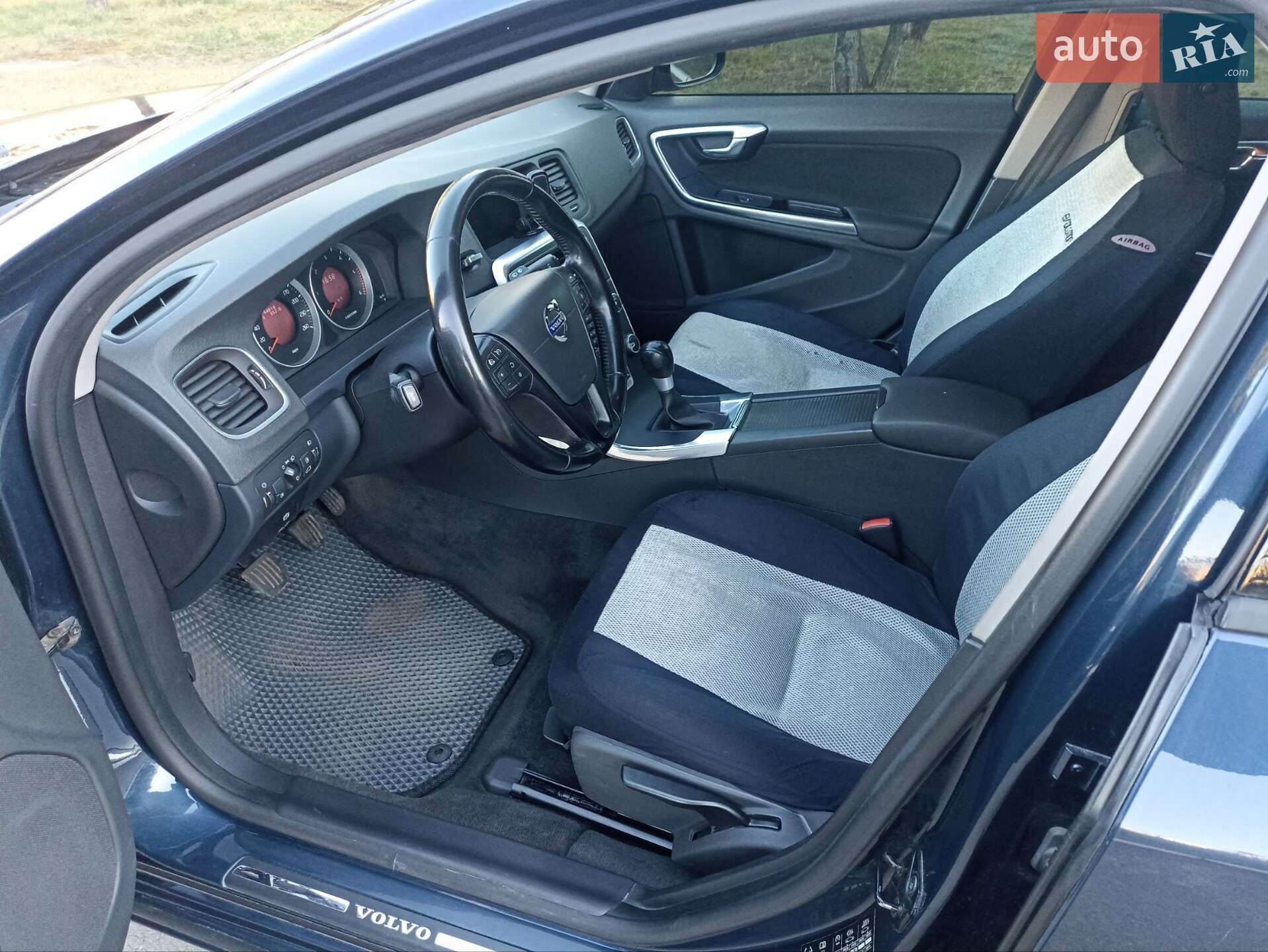 Volvo V60 2012 VIN YV1FW88A1C1058997 фото оголошення 3 з 9