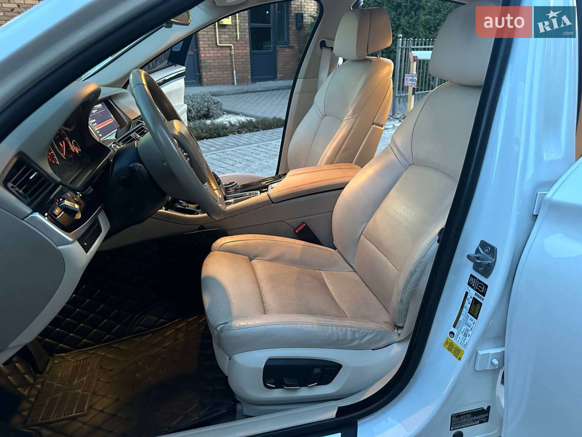 BMW 5 Series 2013 VIN WBAXA5C55ED001805 фото оголошення 13 з 24