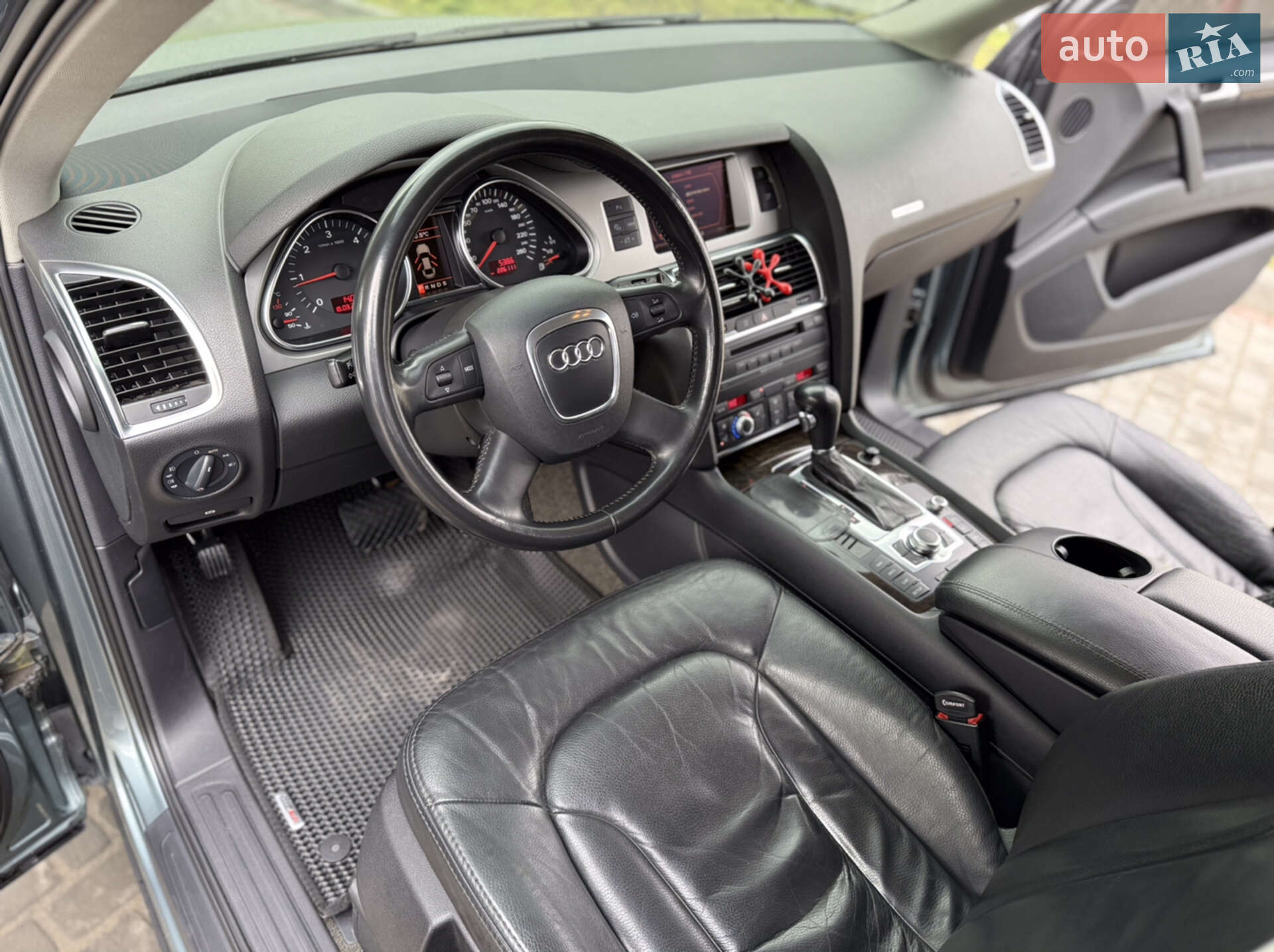Audi Q7 2006 VIN WAUZZZ4L270029182 фото оголошення 7 з 41