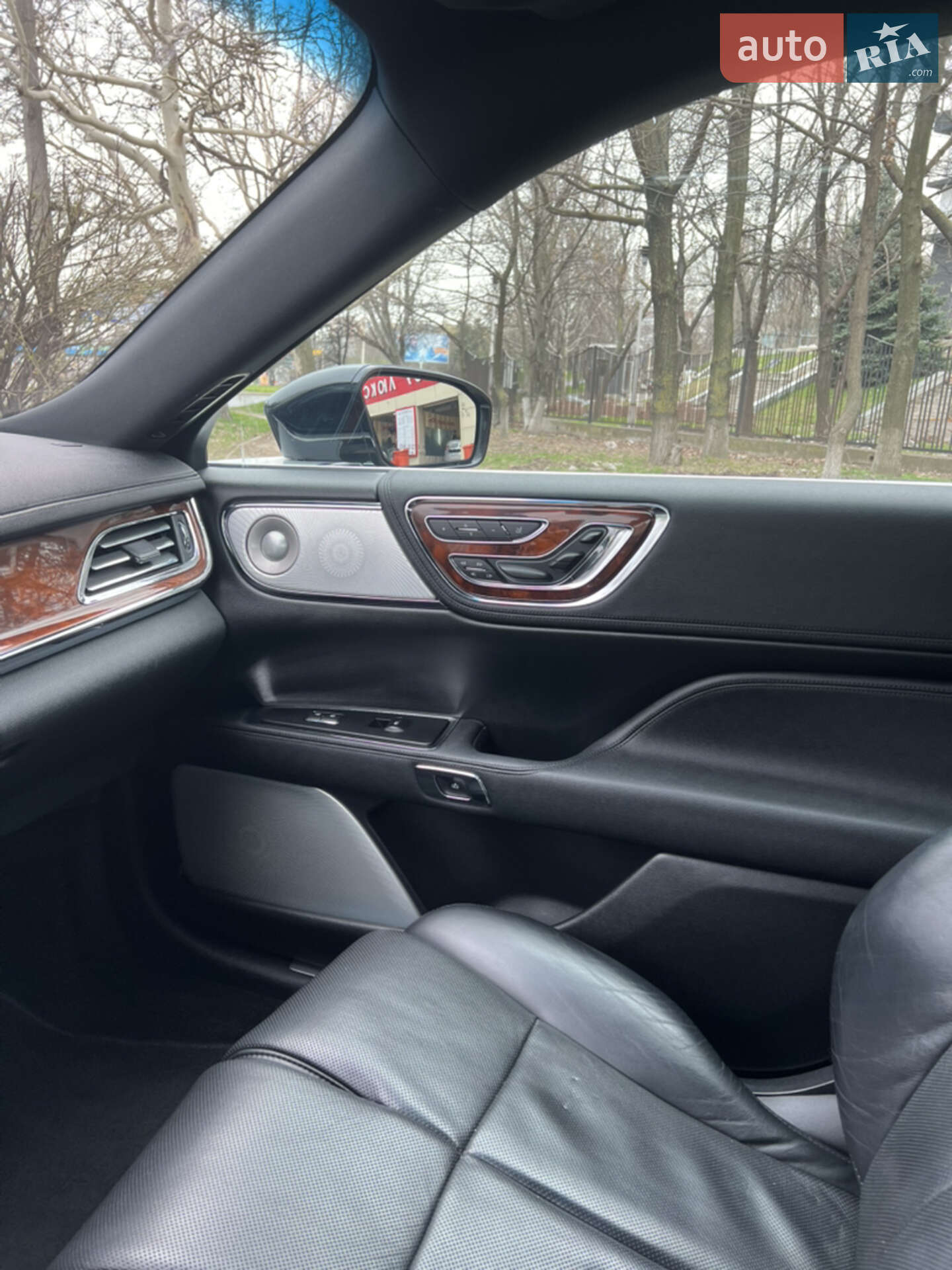 Lincoln Continental 2020 VIN 1LN6L9RP3L5606479 фото оголошення 16 з 26