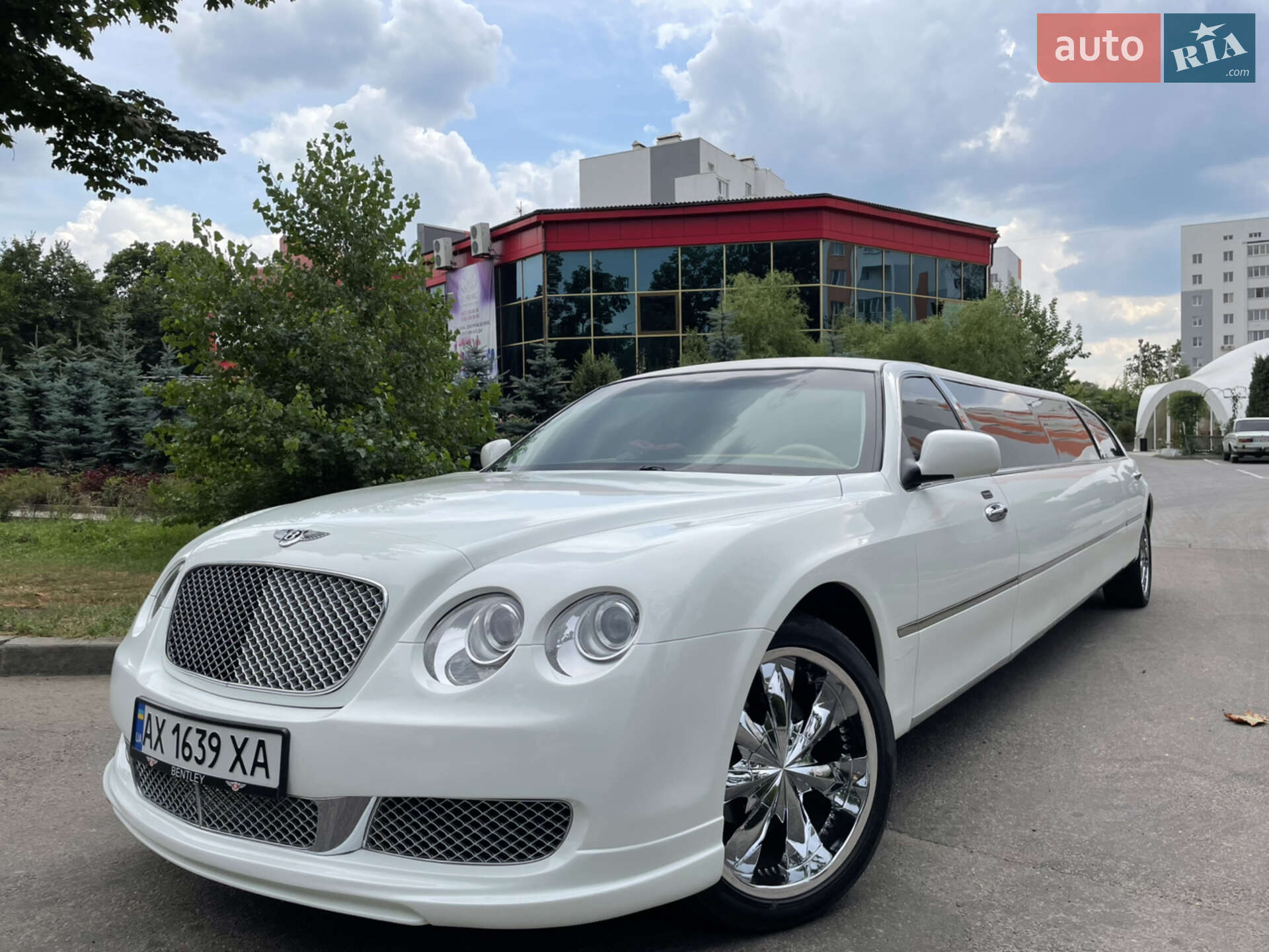 Lincoln Town Car 2000 VIN 1LNHM81W6YY796223 фото оголошення 5 з 22
