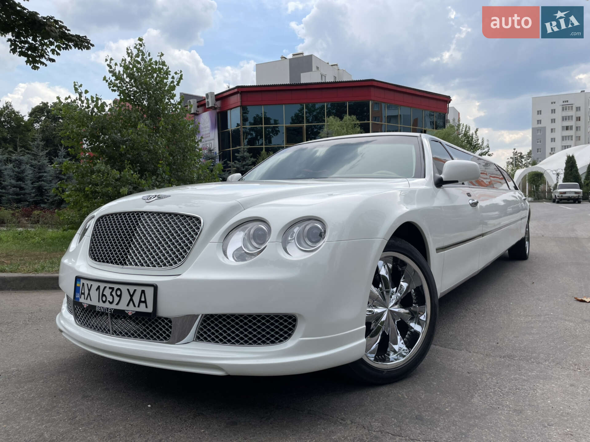 Lincoln Town Car 2000 VIN 1LNHM81W6YY796223 фото оголошення 21 з 22