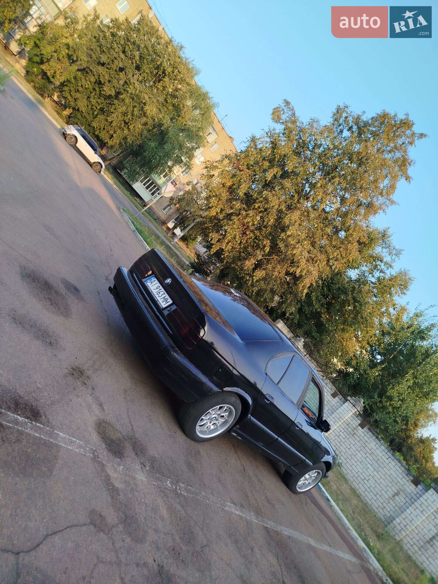 BMW 5 Series 1992 VIN WBAHD51050BG11388 фото оголошення 6 з 13