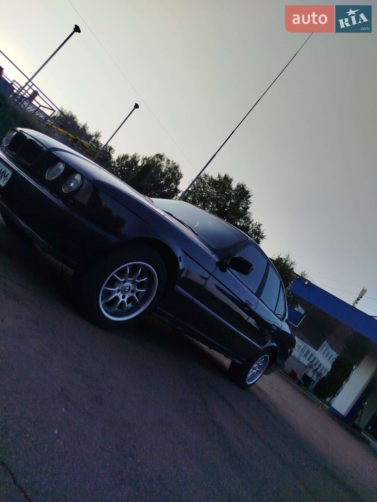 BMW 5 Series 1992 VIN WBAHD51050BG11388 фото оголошення 4 з 13
