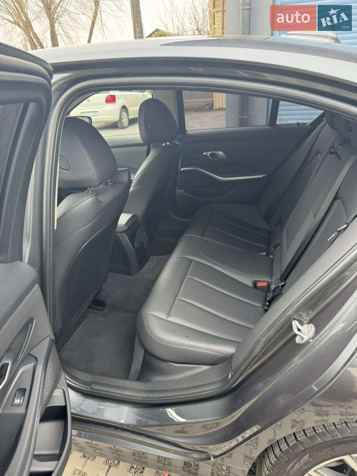 BMW 3 Series 2021 VIN WBA5F31060FK94082 фото оголошення 2 з 14