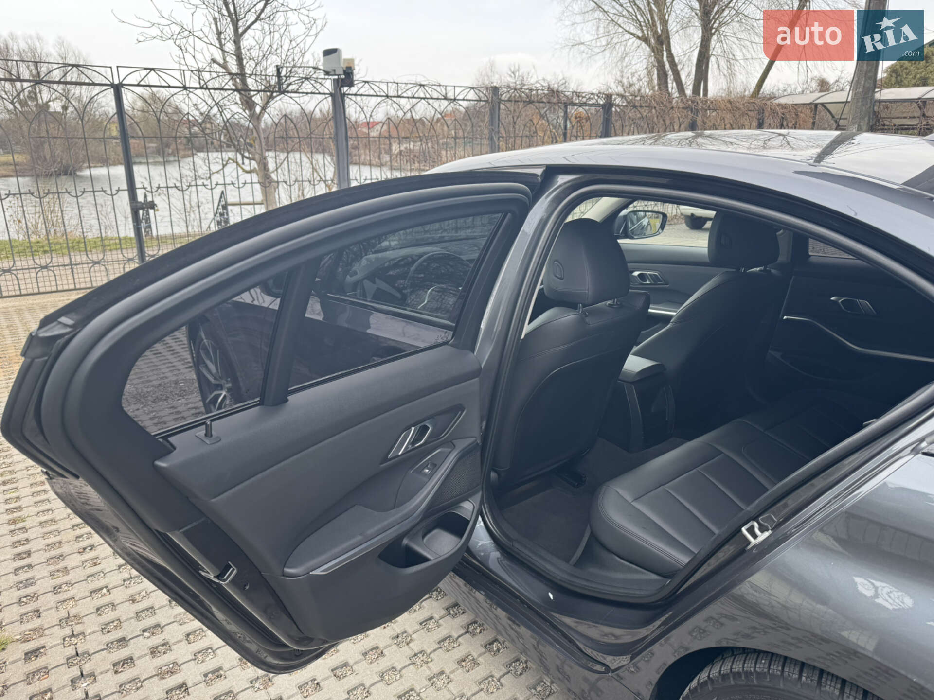 BMW 3 Series 2021 VIN WBA5F31060FK94082 фото оголошення 3 з 14