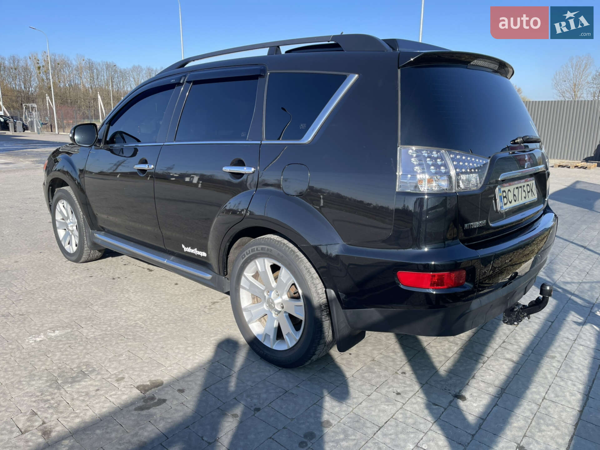 Mitsubishi Outlander XL 2010 VIN JMBXJCW1WBZ000391 фото оголошення 3 з 24