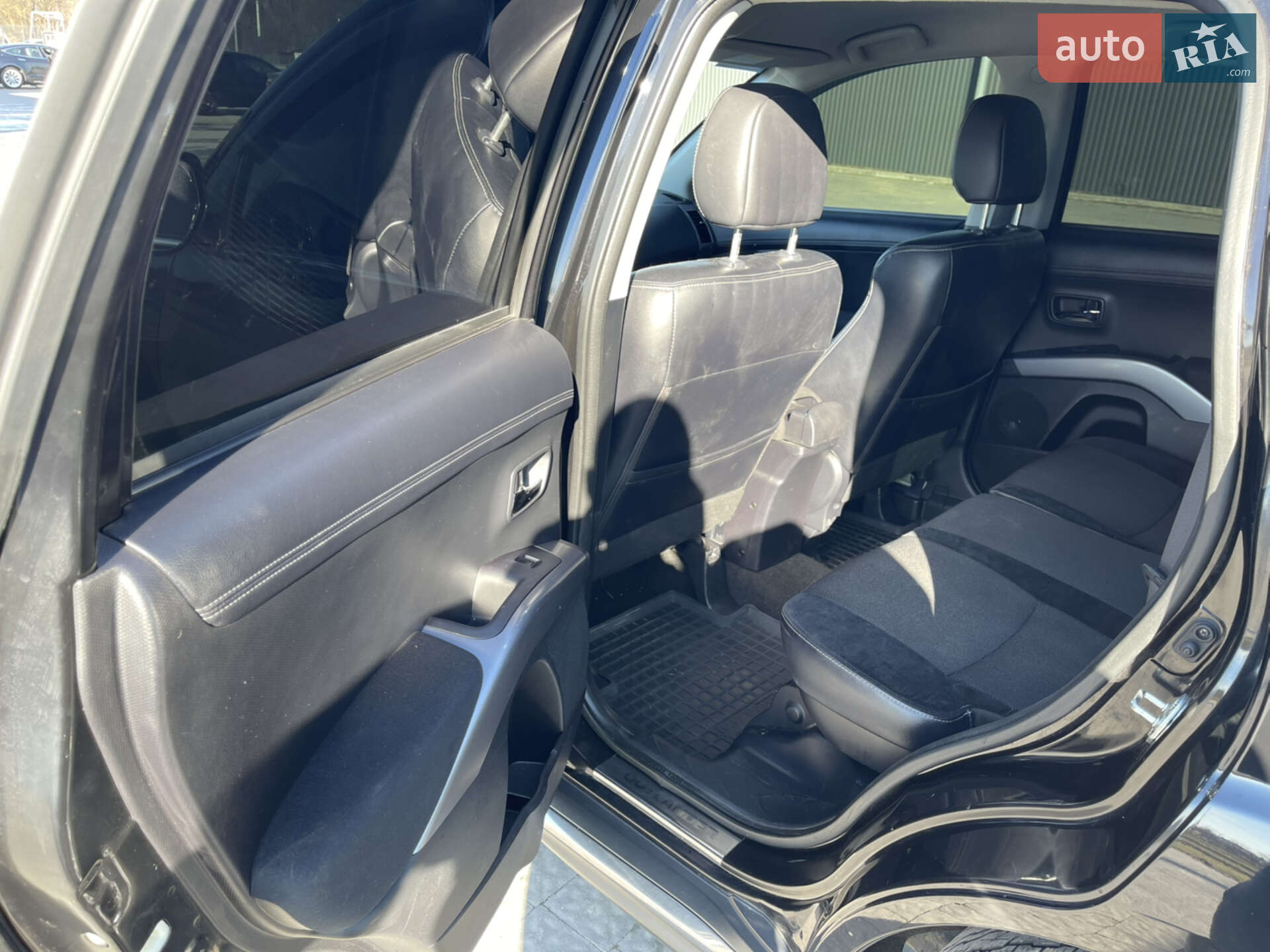 Mitsubishi Outlander XL 2010 VIN JMBXJCW1WBZ000391 фото оголошення 15 з 24
