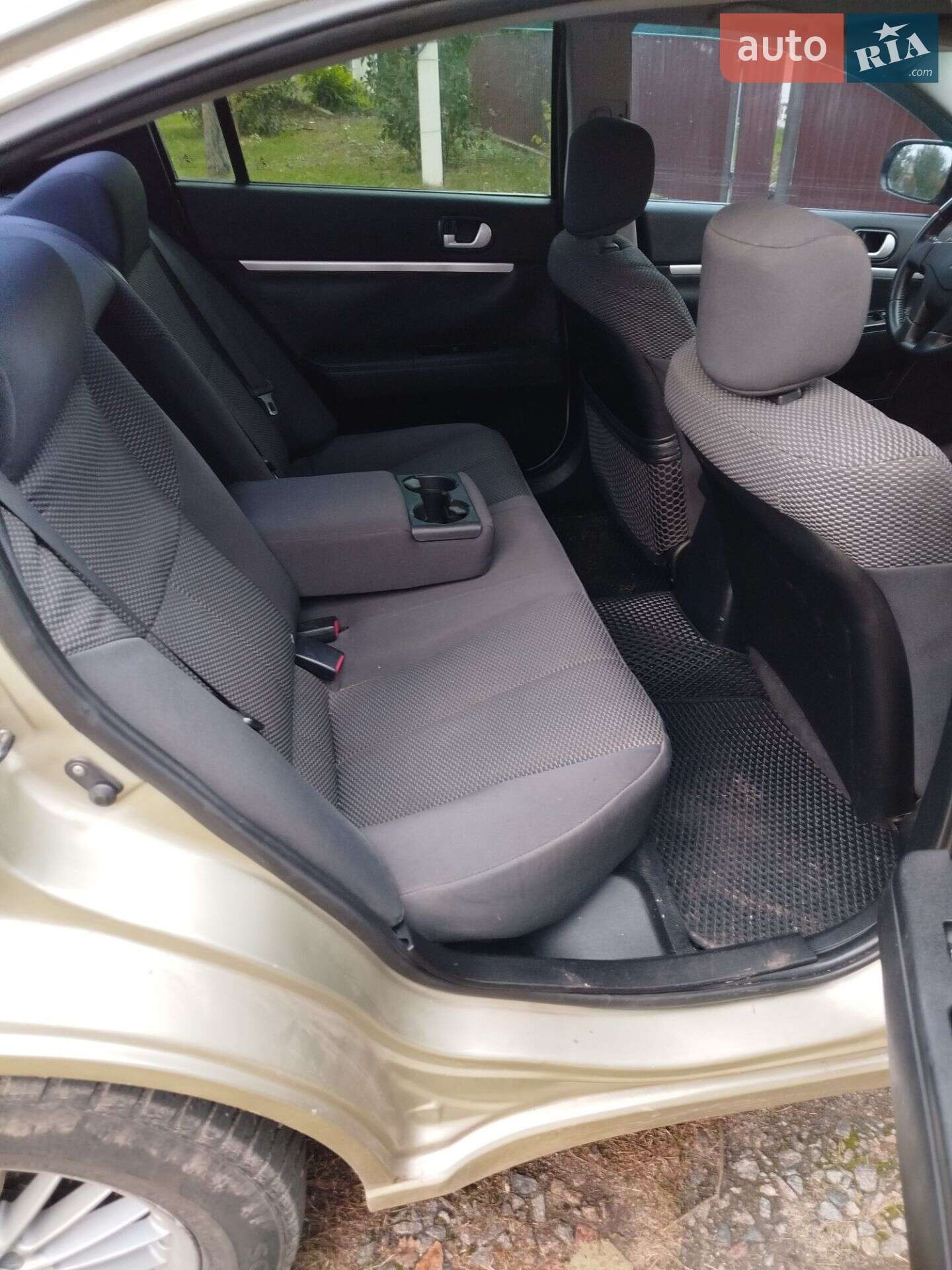 Mitsubishi Galant 2007 VIN 4MBSRDJ1A7E703015 фото оголошення 8 з 16