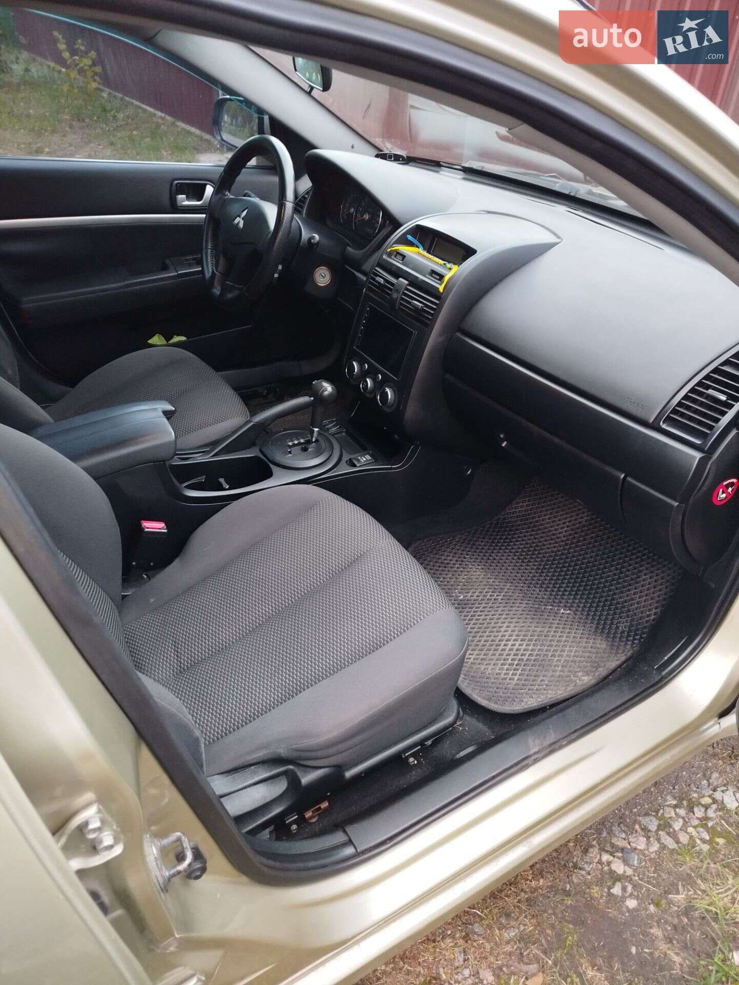 Mitsubishi Galant 2007 VIN 4MBSRDJ1A7E703015 фото оголошення 7 з 16