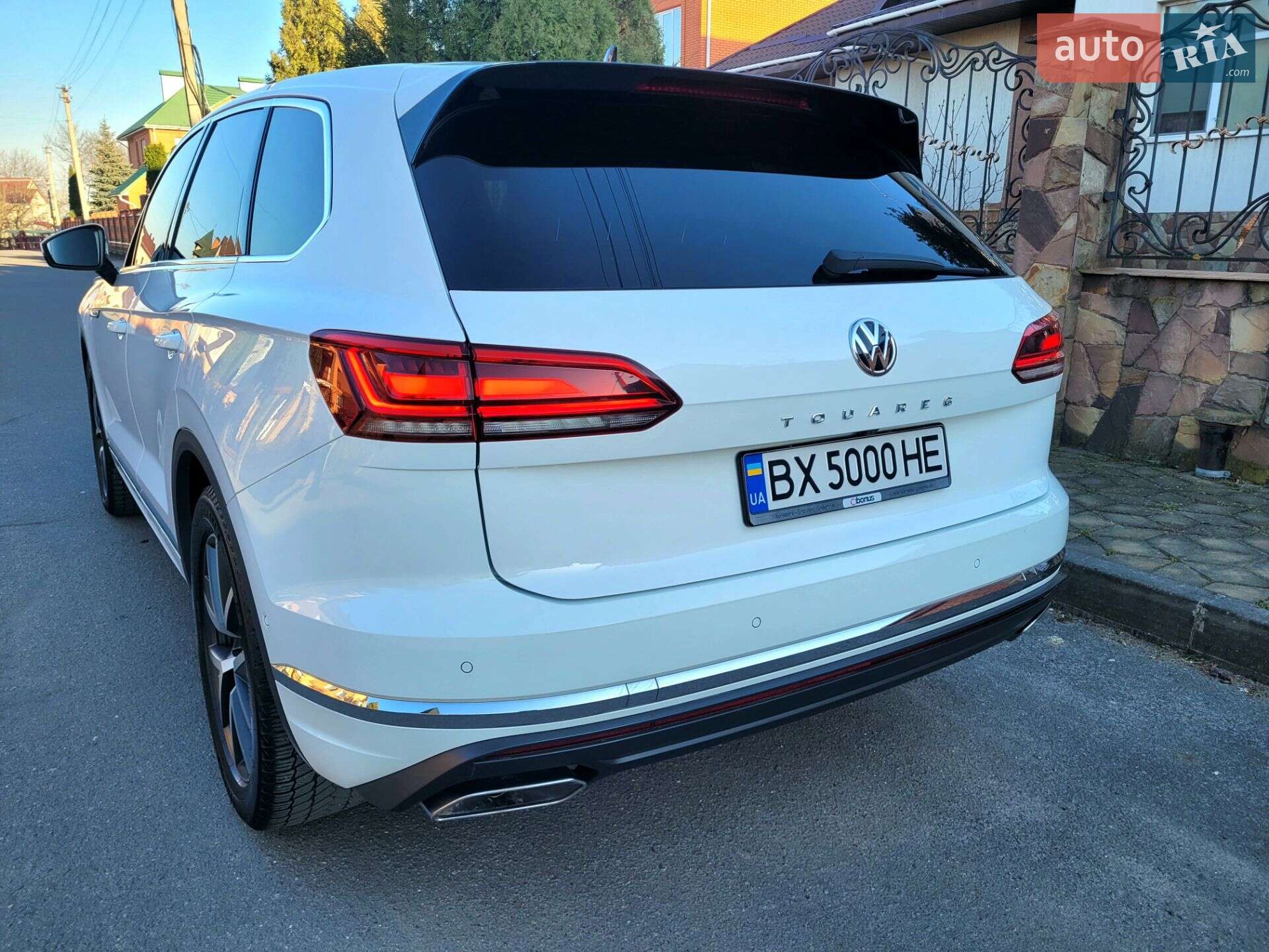 Volkswagen Touareg 2018 VIN WVGZZZCRZJD007231 фото оголошення 10 з 57