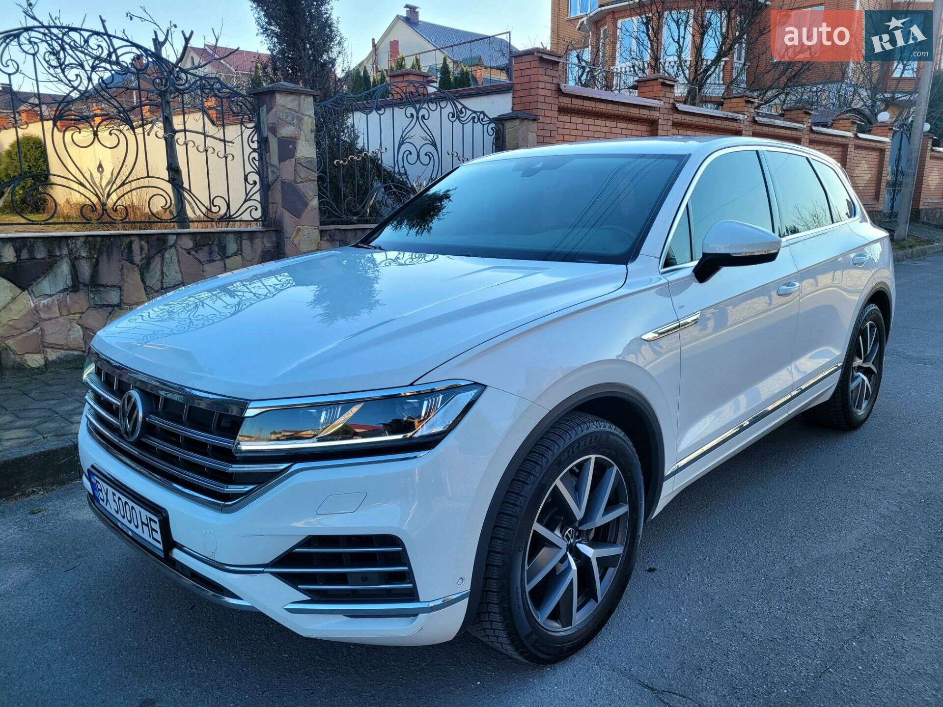 Volkswagen Touareg 2018 VIN WVGZZZCRZJD007231 фото оголошення 11 з 57