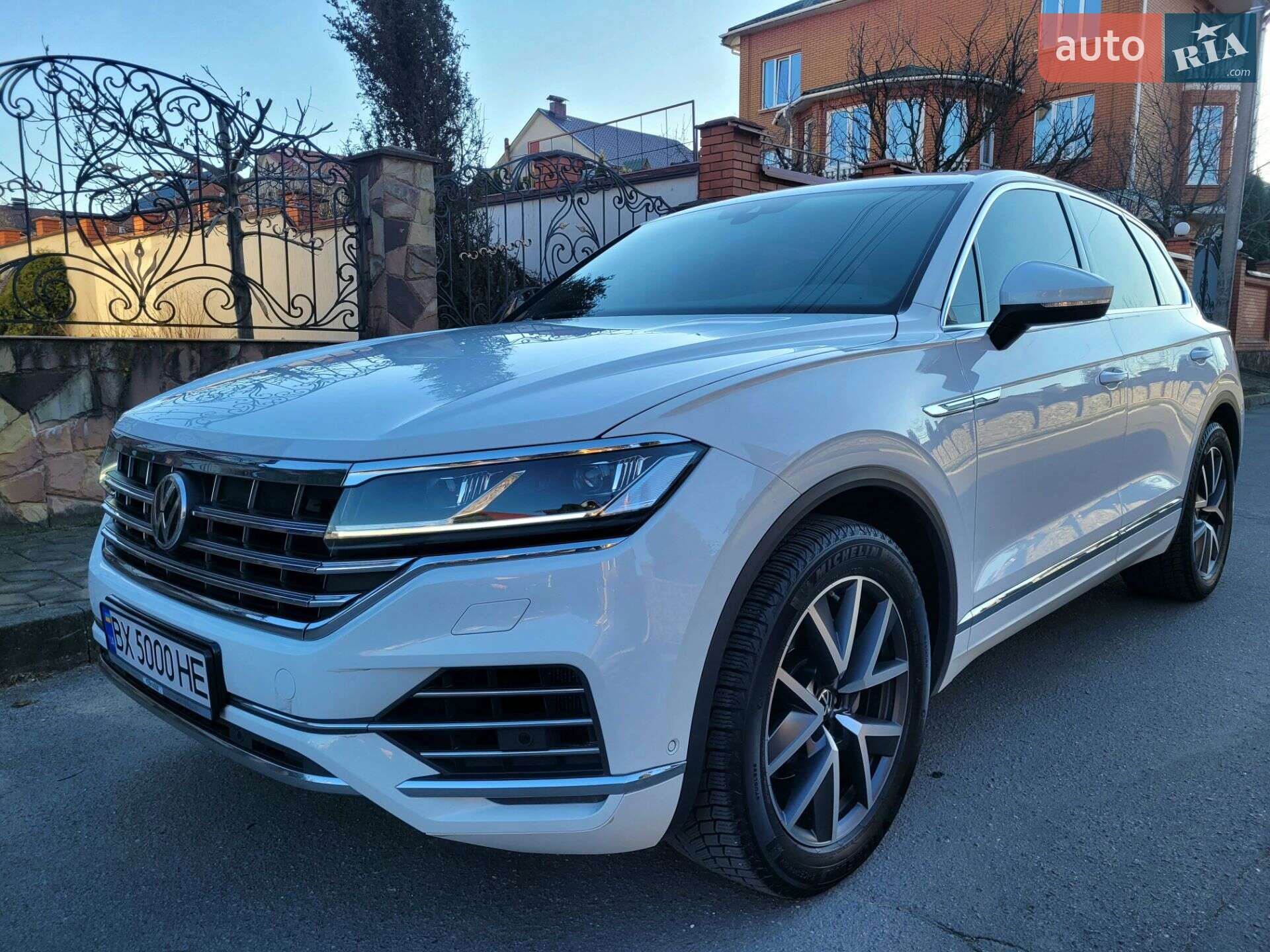 Volkswagen Touareg 2018 VIN WVGZZZCRZJD007231 фото оголошення 12 з 57