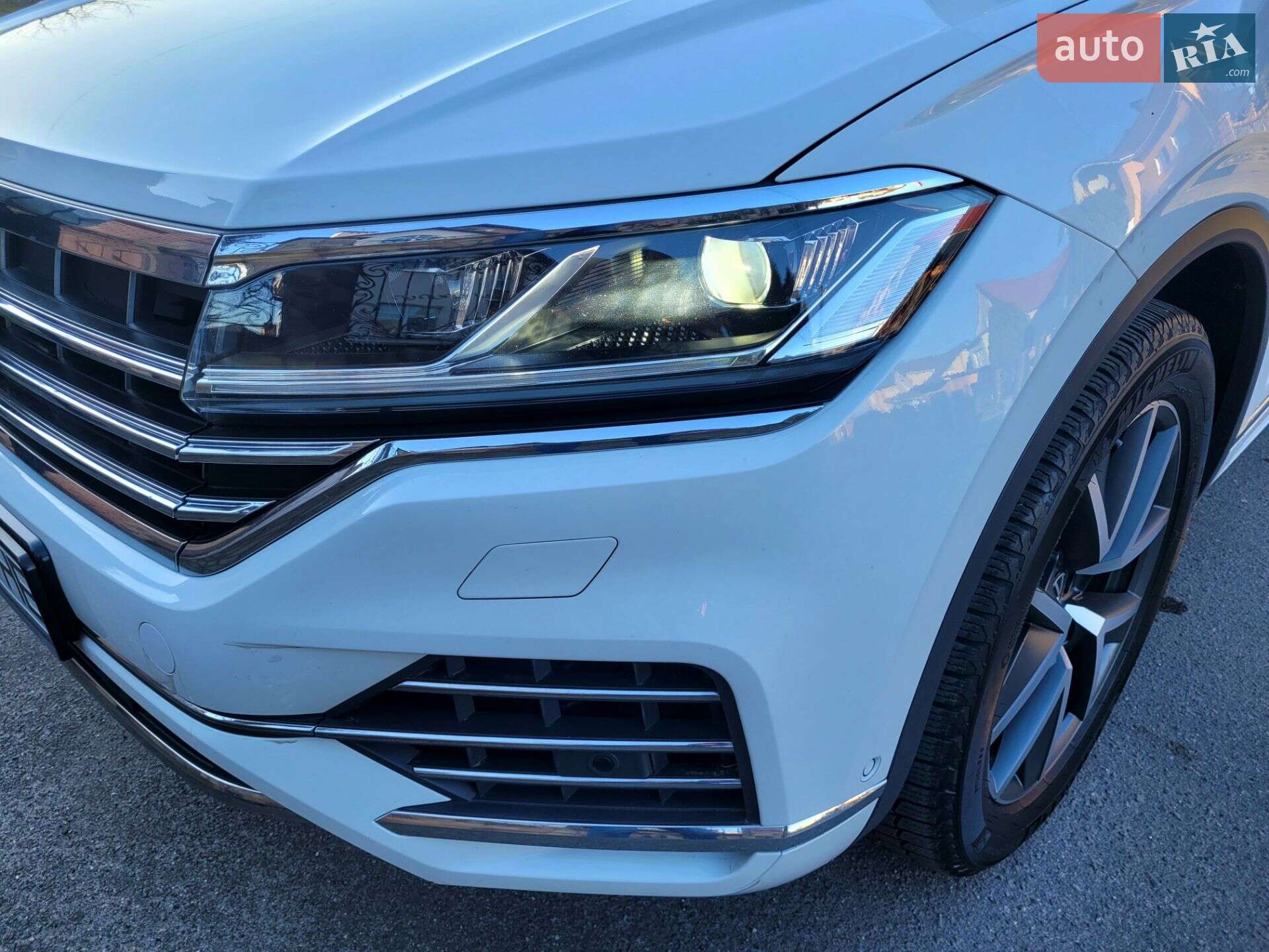 Volkswagen Touareg 2018 VIN WVGZZZCRZJD007231 фото оголошення 17 з 57