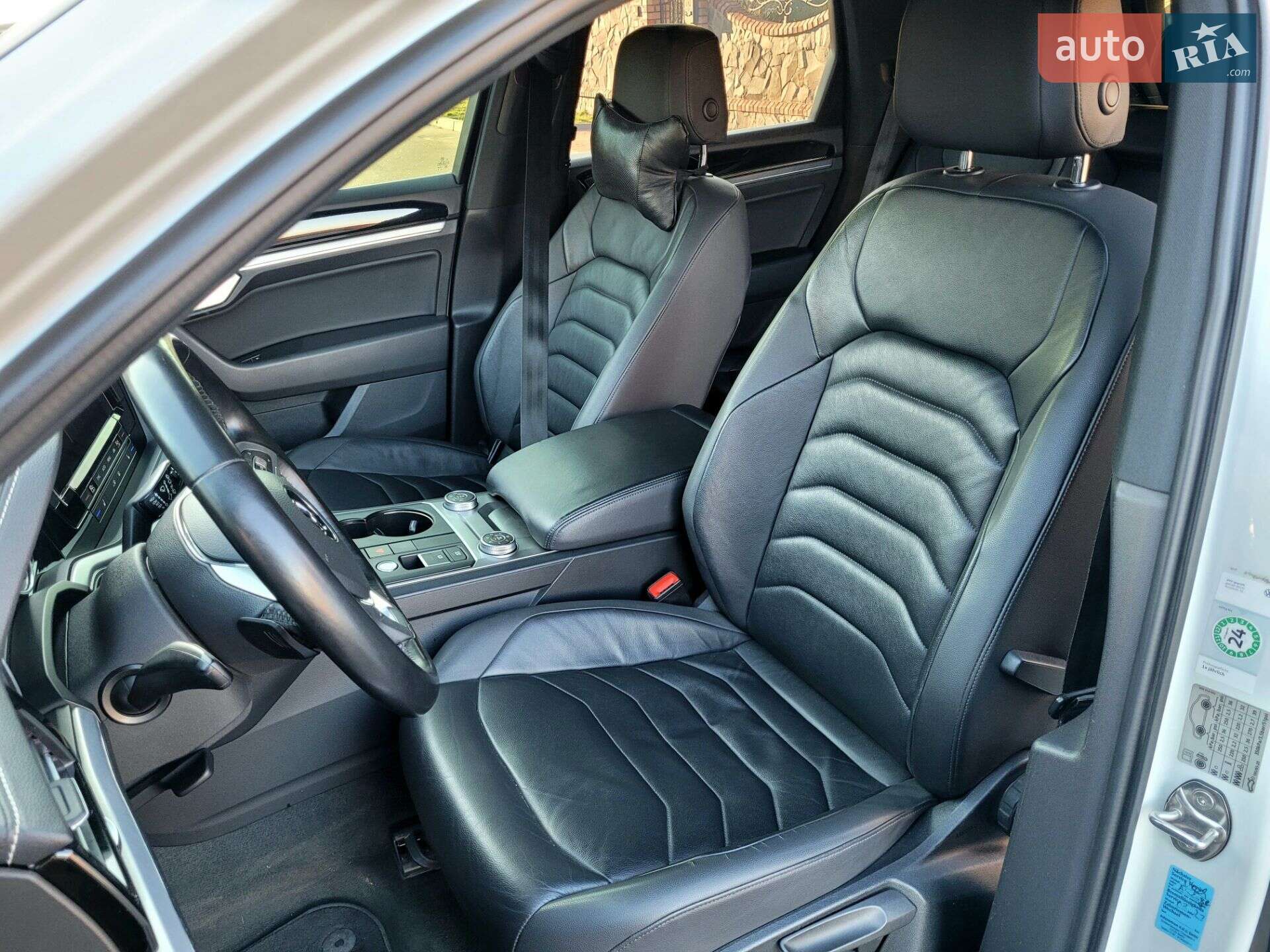 Volkswagen Touareg 2018 VIN WVGZZZCRZJD007231 фото оголошення 22 з 57