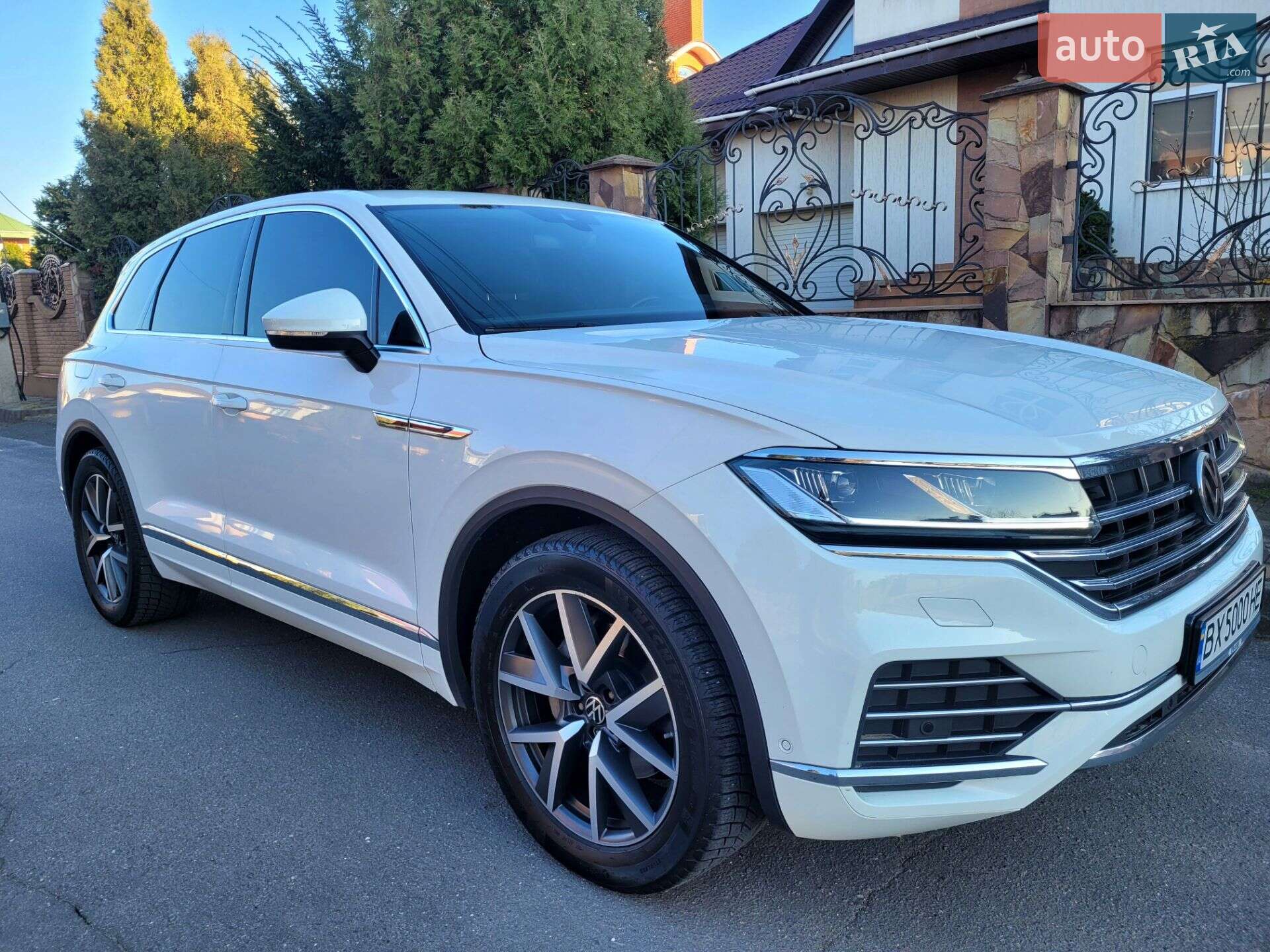 Volkswagen Touareg 2018 VIN WVGZZZCRZJD007231 фото оголошення 15 з 57