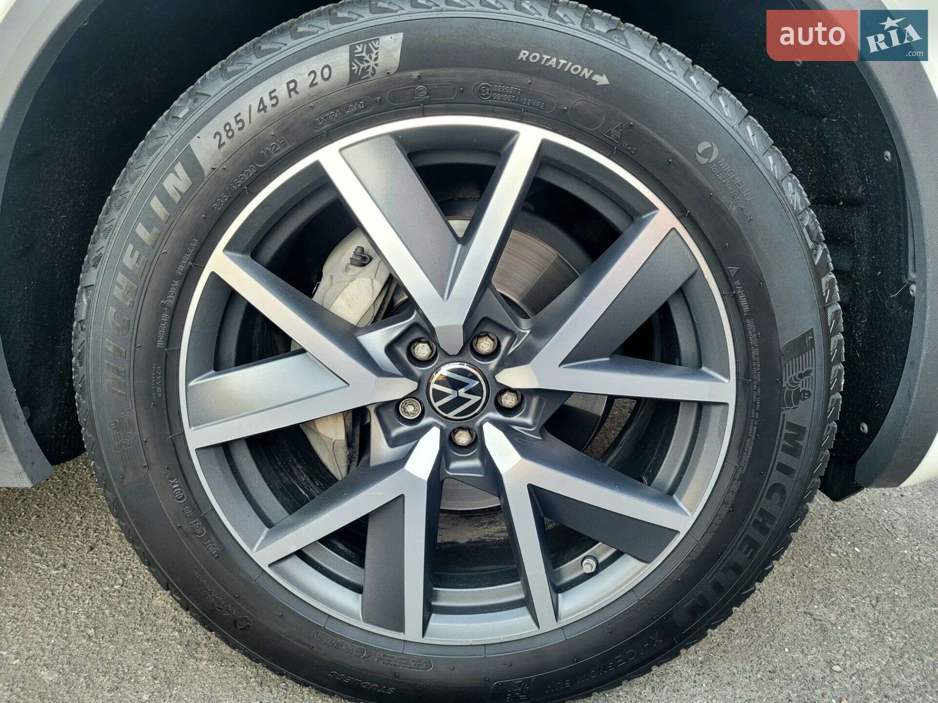 Volkswagen Touareg 2018 VIN WVGZZZCRZJD007231 фото оголошення 44 з 57