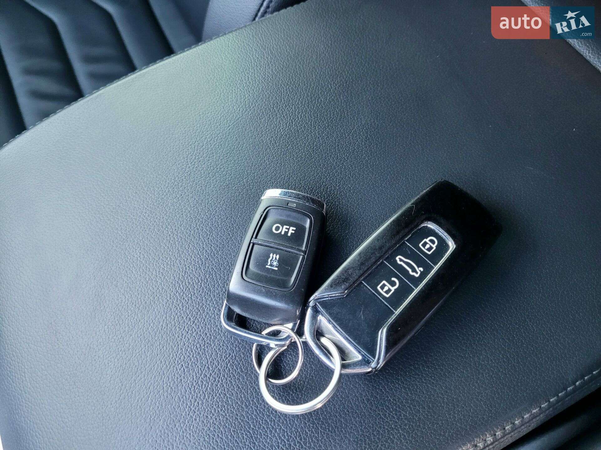 Volkswagen Touareg 2018 VIN WVGZZZCRZJD007231 фото оголошення 41 з 57