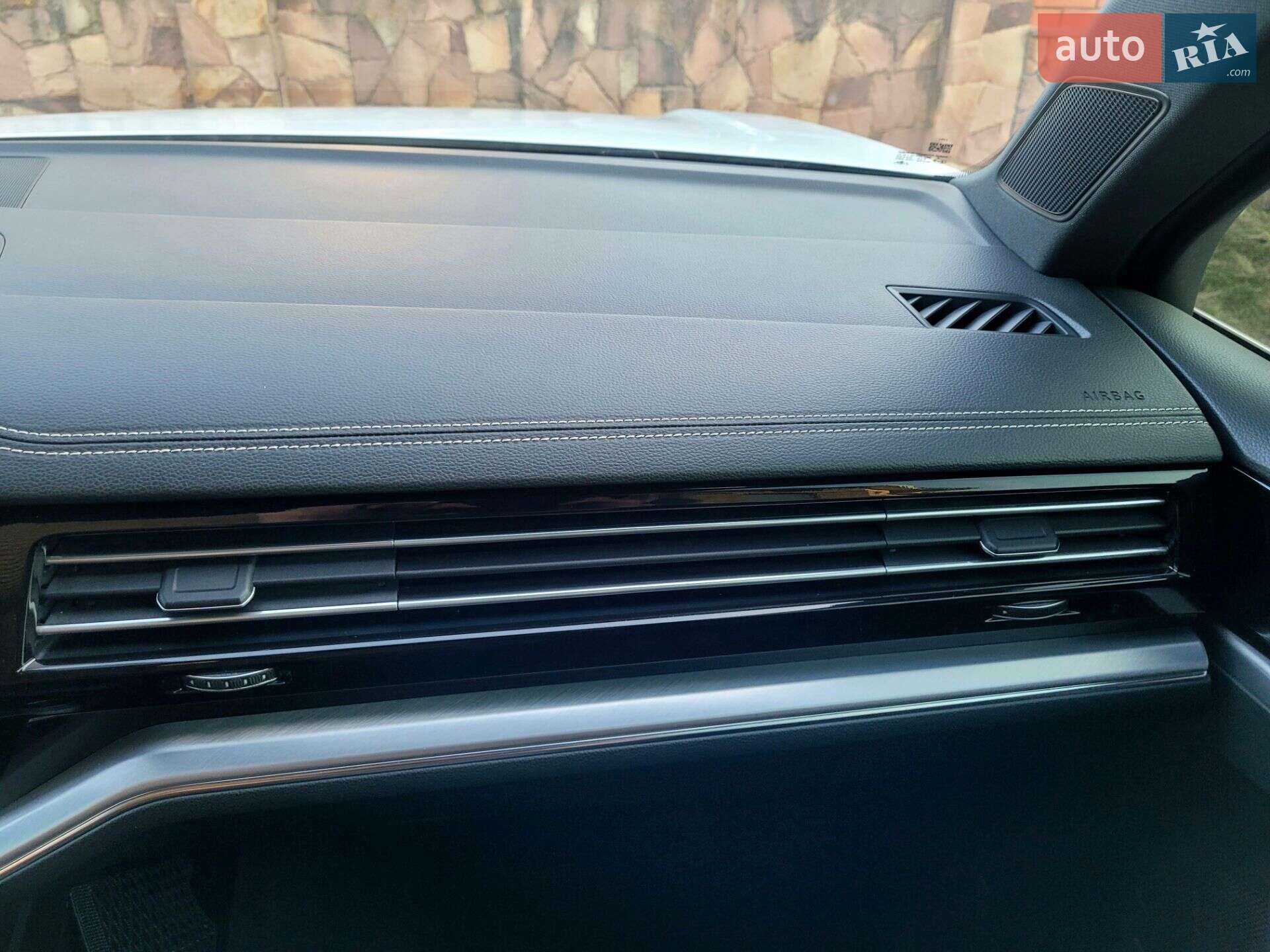 Volkswagen Touareg 2018 VIN WVGZZZCRZJD007231 фото оголошення 51 з 57