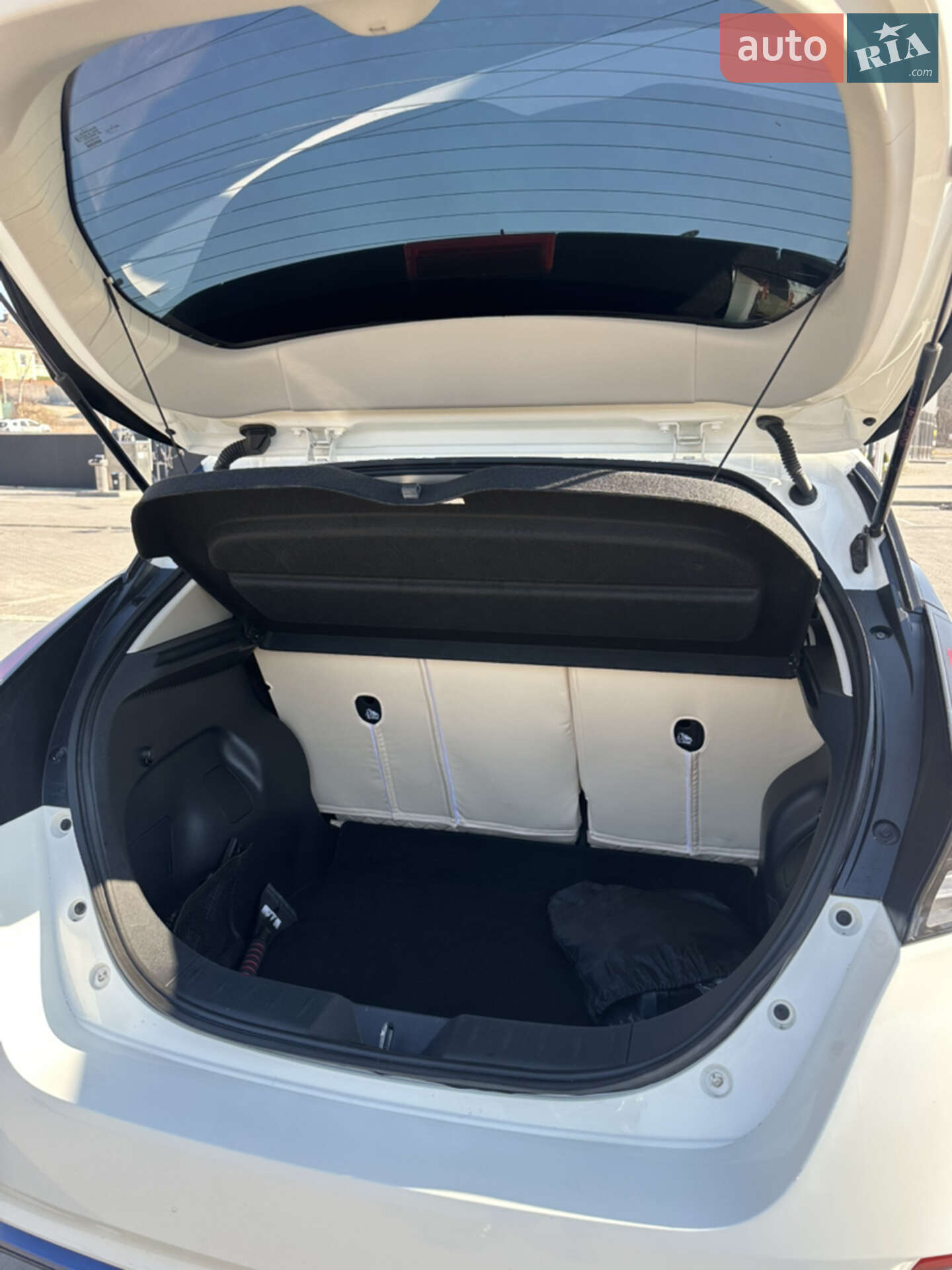 Nissan Leaf 2018 VIN SJNFAAZE1U0040002 фото оголошення 11 з 12