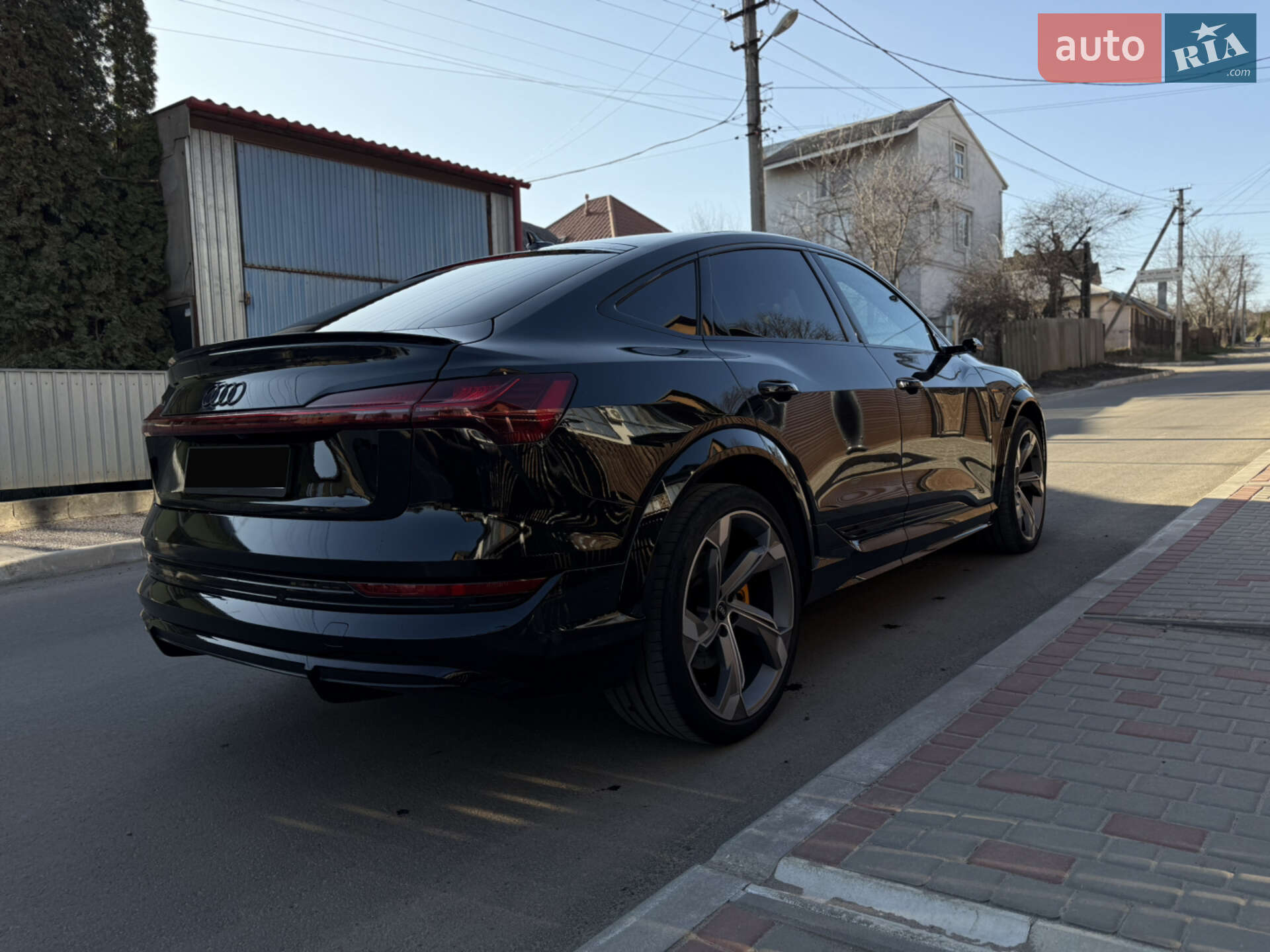Audi e-tron 2022 VIN WAUZZZGE9NB040282 фото оголошення 2 з 28