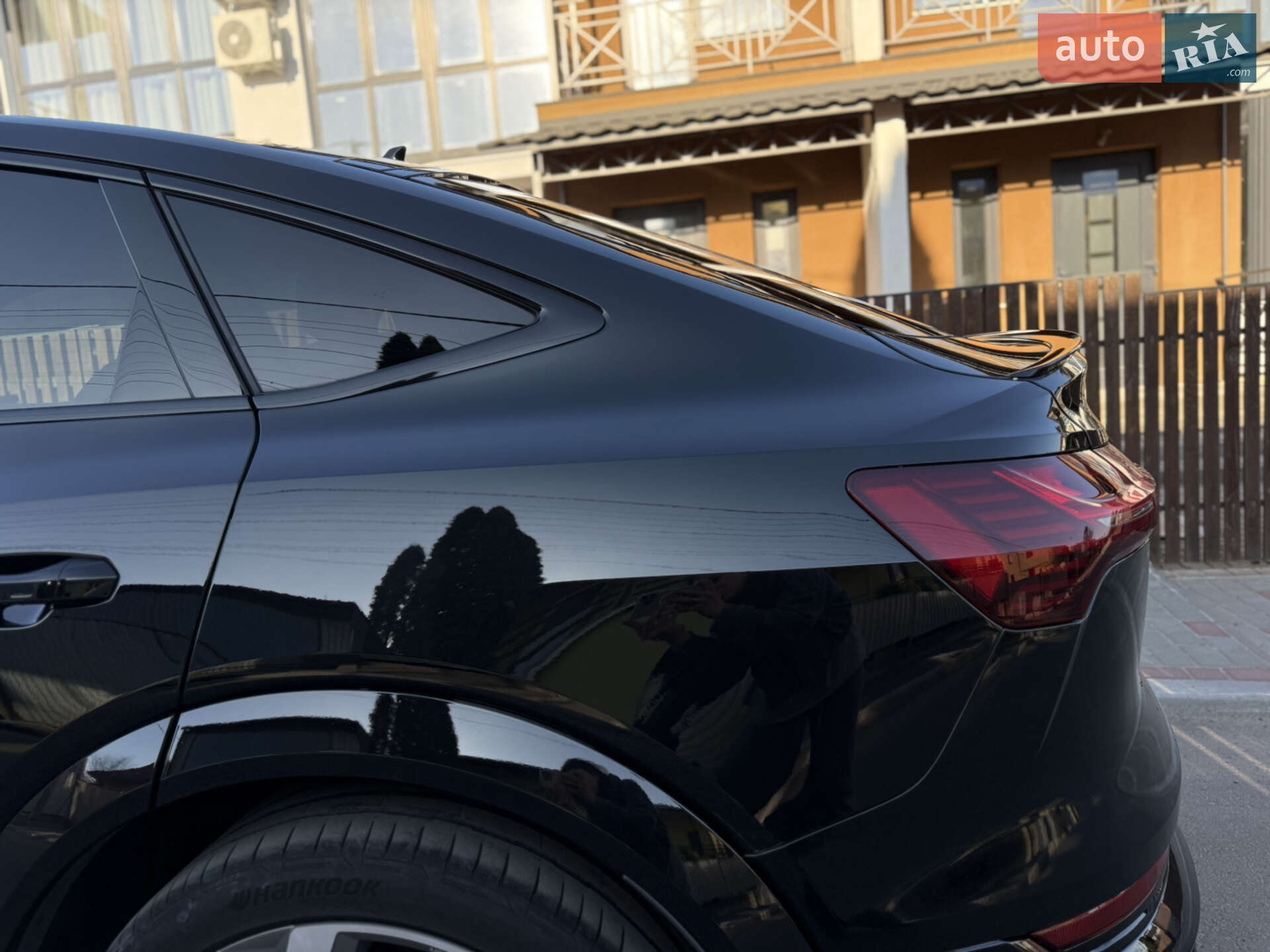Audi e-tron 2022 VIN WAUZZZGE9NB040282 фото оголошення 7 з 28