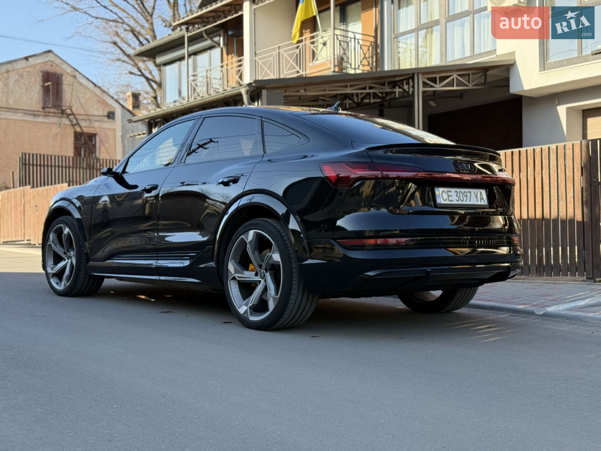 Audi e-tron 2022 VIN WAUZZZGE9NB040282 фото оголошення 10 з 28