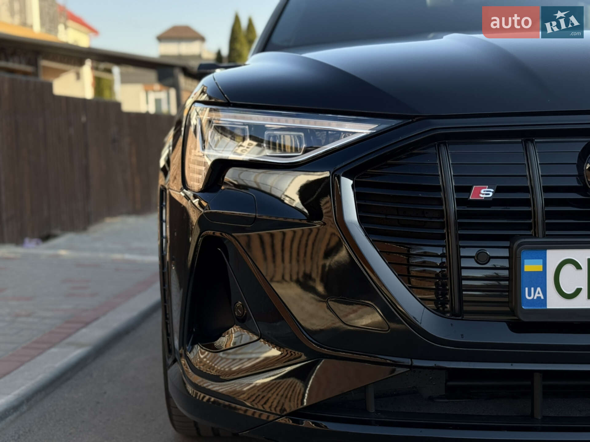 Audi e-tron 2022 VIN WAUZZZGE9NB040282 фото оголошення 14 з 28